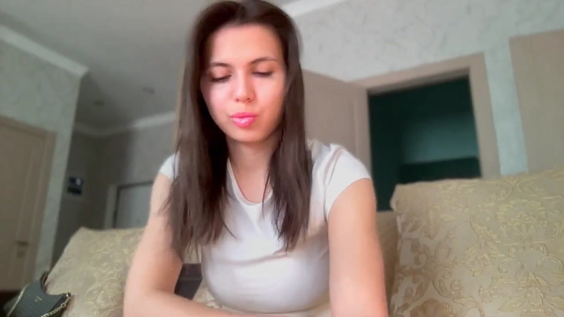 Gallery image thumbnail from YourrrAngell's myfreecams stream on, 04/12/2026, 10:01 image 16 of 20