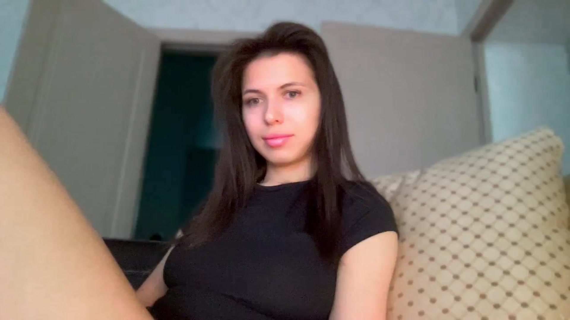 Gallery image thumbnail from YourrrAngell's myfreecams stream on, 04/19/2026, 06:56 image 10 of 20
