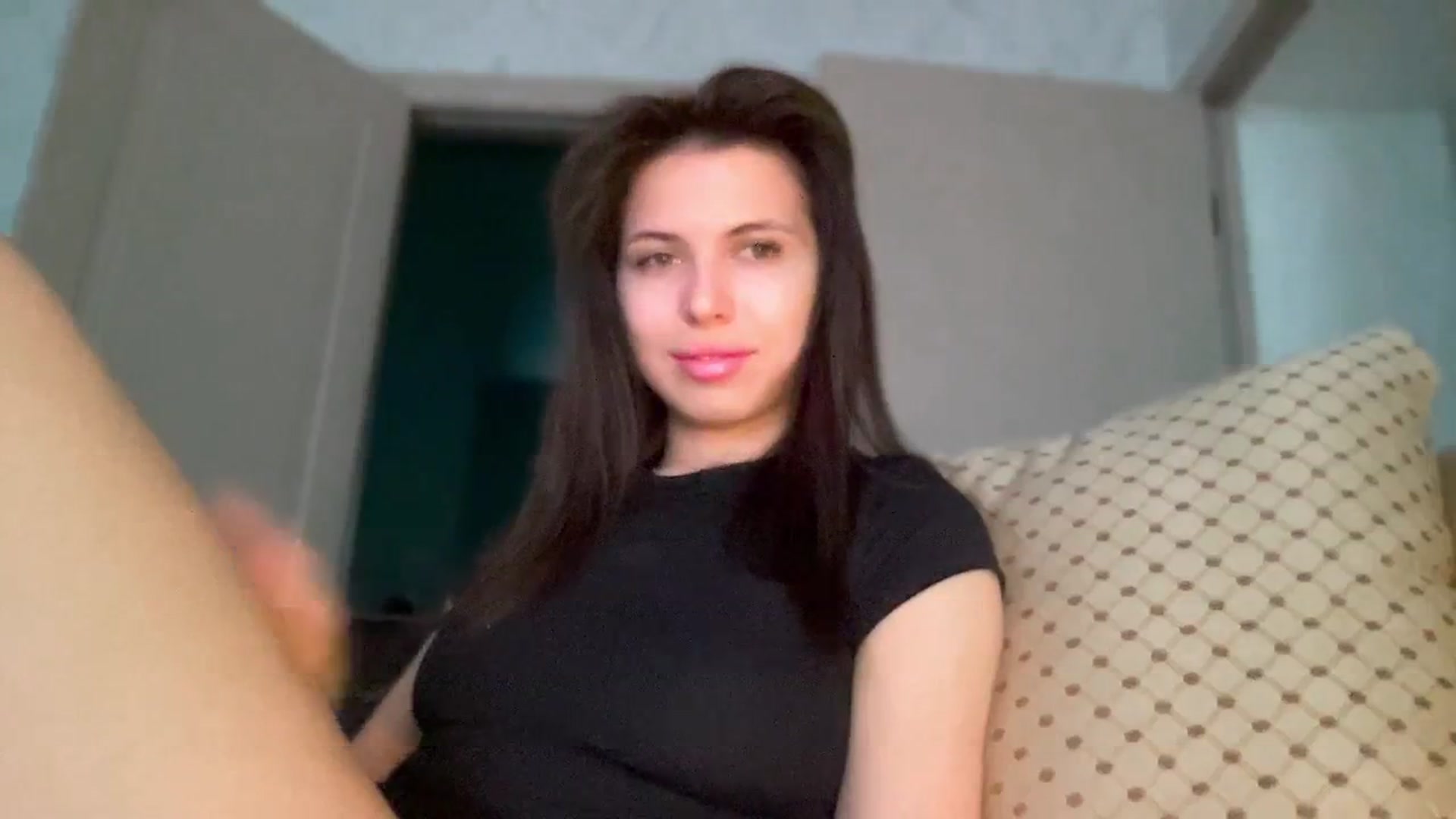 Gallery image thumbnail from YourrrAngell's myfreecams stream on, 04/19/2026, 06:56 image 8 of 20