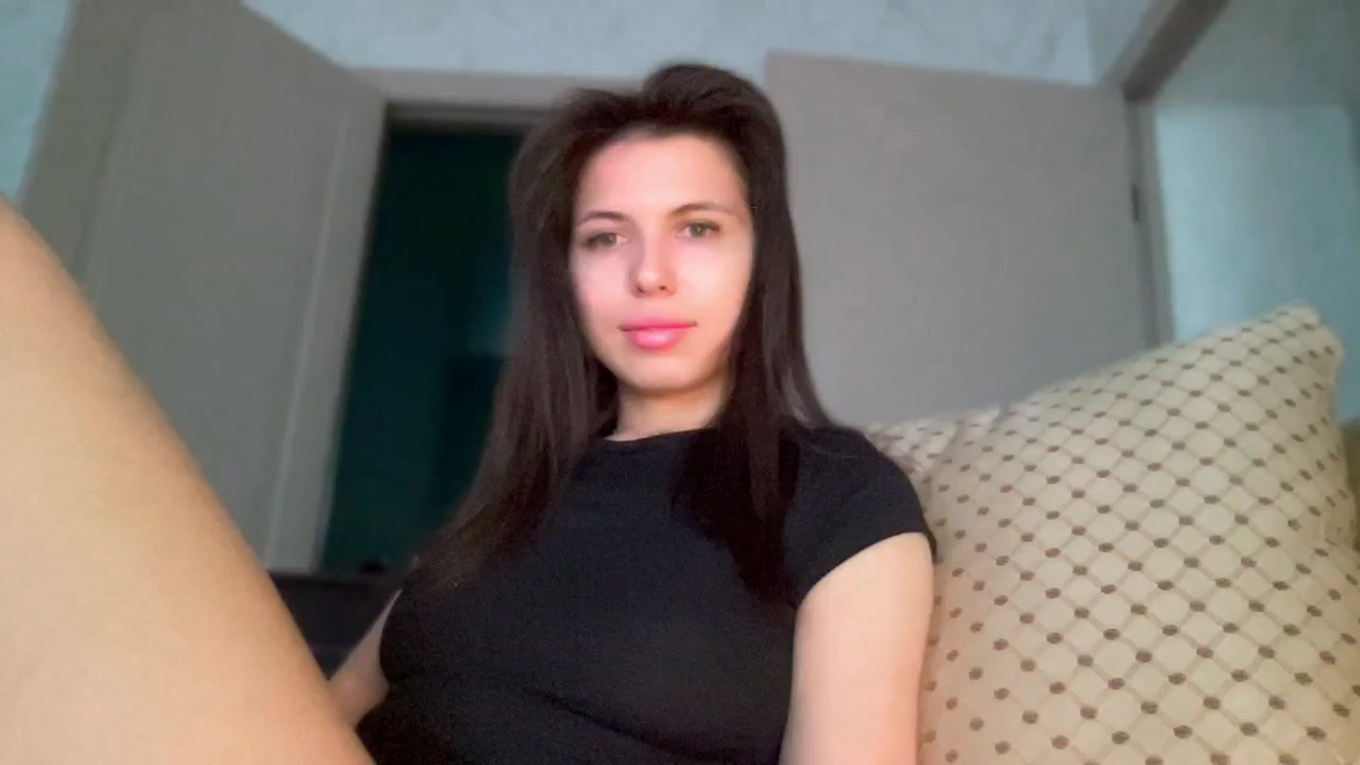Gallery image thumbnail from YourrrAngell's myfreecams stream on, 04/19/2026, 06:56 image 9 of 20