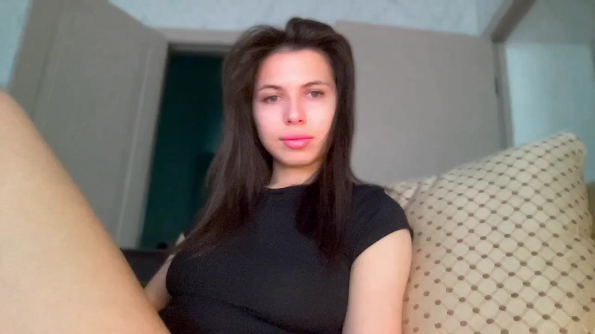 Gallery image thumbnail from YourrrAngell's myfreecams stream on, 04/19/2026, 06:56 image 4 of 20
