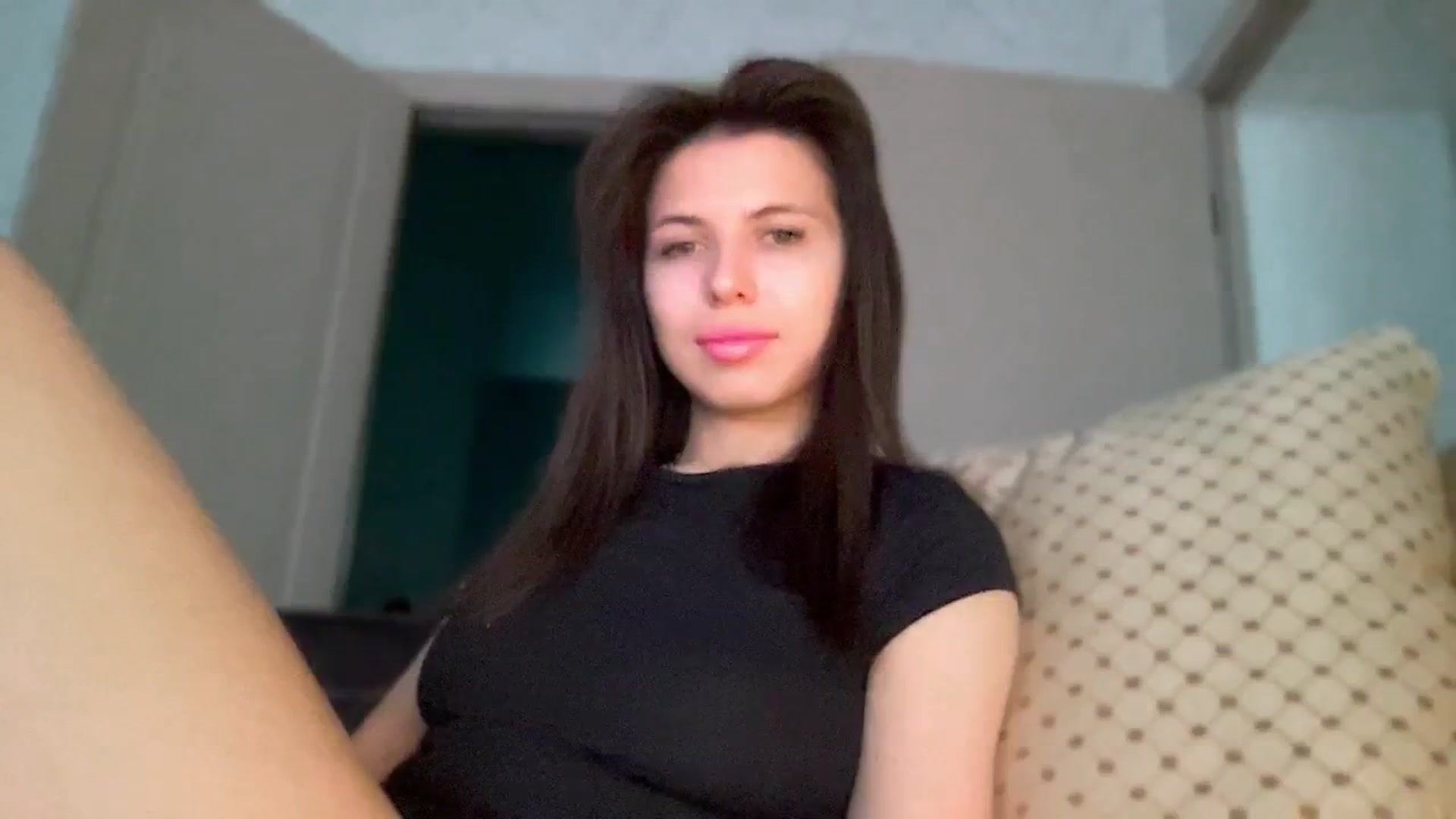 Gallery image thumbnail from YourrrAngell's myfreecams stream on, 04/19/2026, 06:56 image 7 of 20