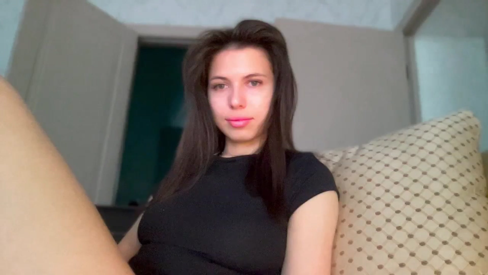 Gallery image thumbnail from YourrrAngell's myfreecams stream on, 04/19/2026, 06:56 image 5 of 20