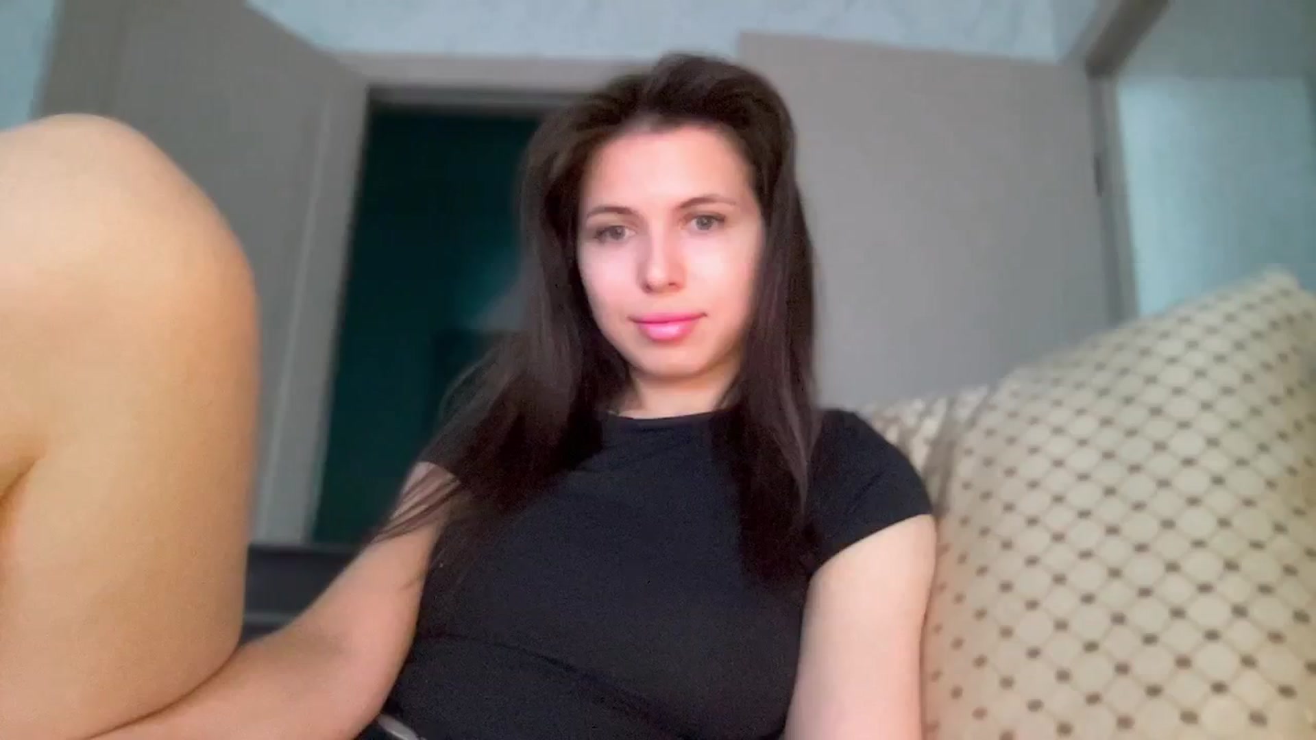 Gallery image thumbnail from YourrrAngell's myfreecams stream on, 04/19/2026, 06:56 image 17 of 20