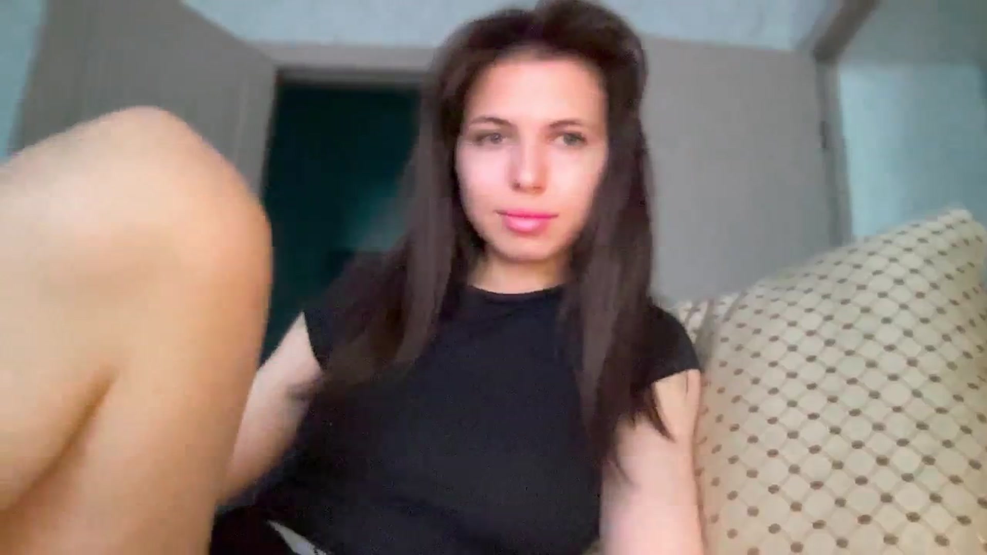 Gallery image thumbnail from YourrrAngell's myfreecams stream on, 04/19/2026, 06:56 image 15 of 20