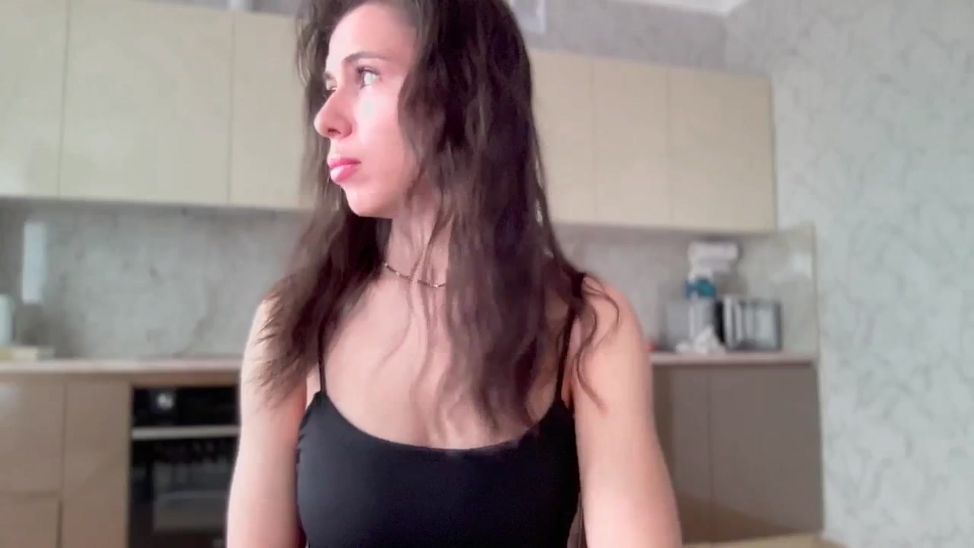 Gallery image thumbnail from YourrrAngell's myfreecams stream on, 04/25/2026, 09:56 image 4 of 20