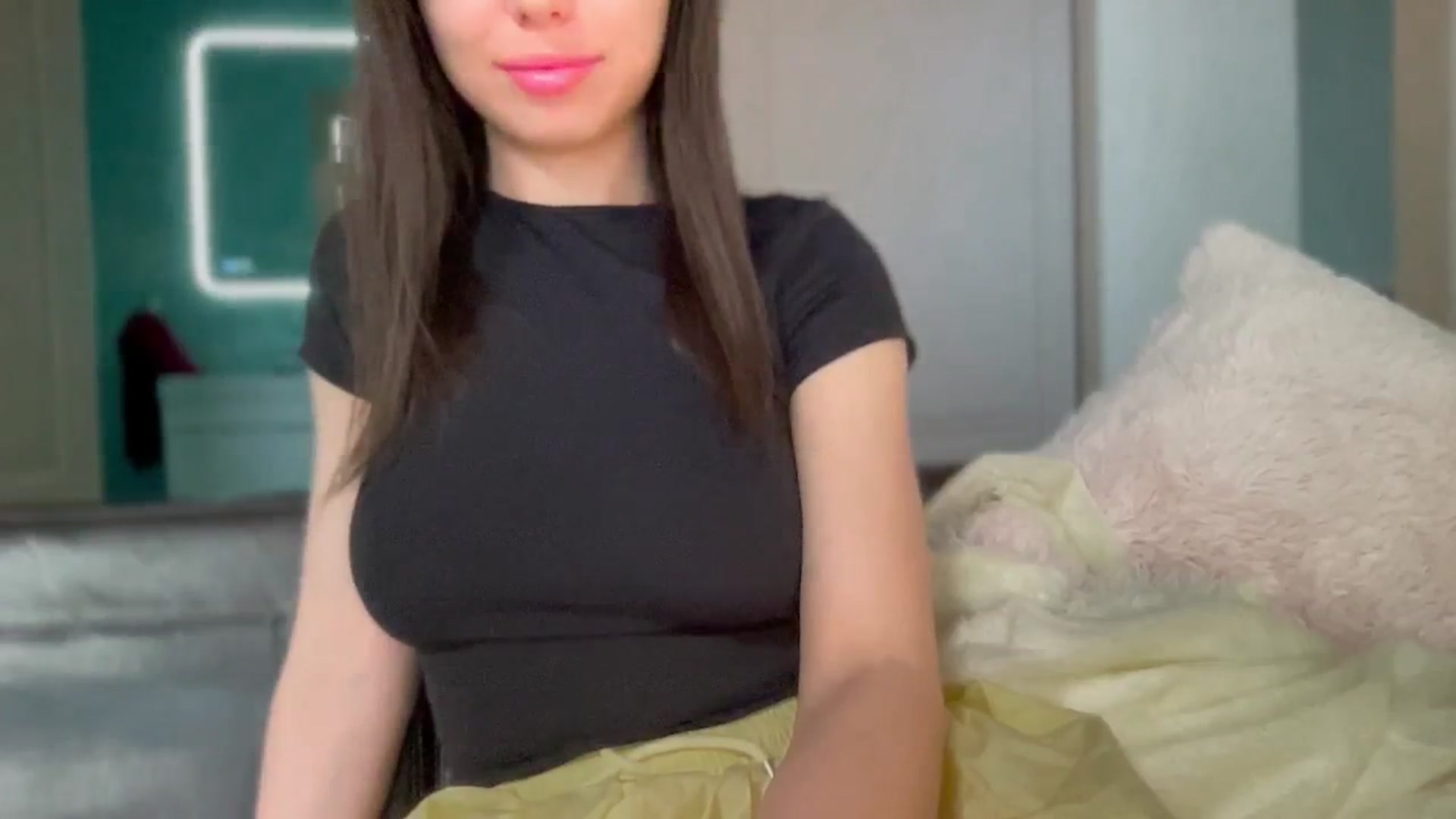 Gallery image thumbnail from YourrrAngell's myfreecams stream on, 04/26/2026, 10:52 image 5 of 20