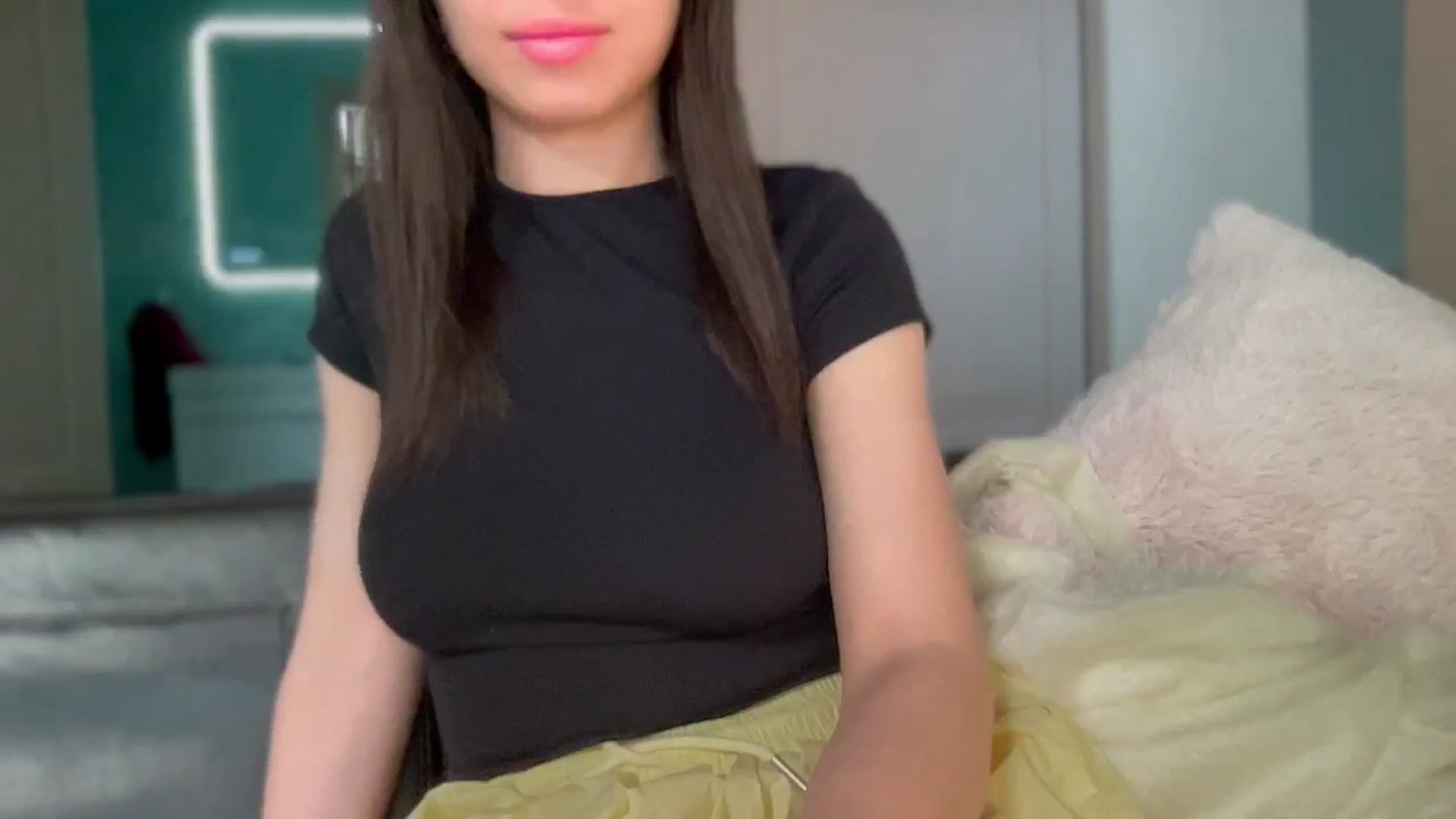 Gallery image thumbnail from YourrrAngell's myfreecams stream on, 04/26/2026, 10:52 image 7 of 20
