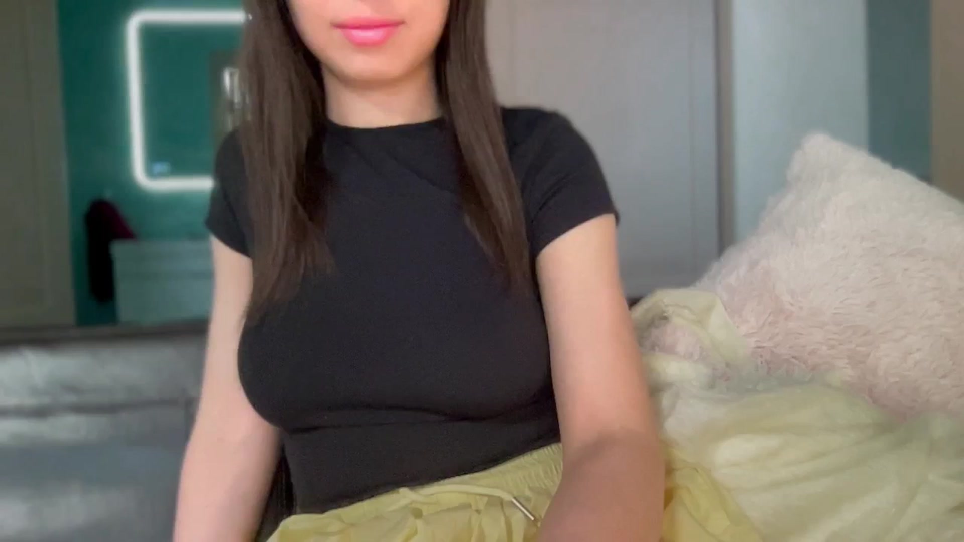Gallery image thumbnail from YourrrAngell's myfreecams stream on, 04/26/2026, 10:52 image 8 of 20