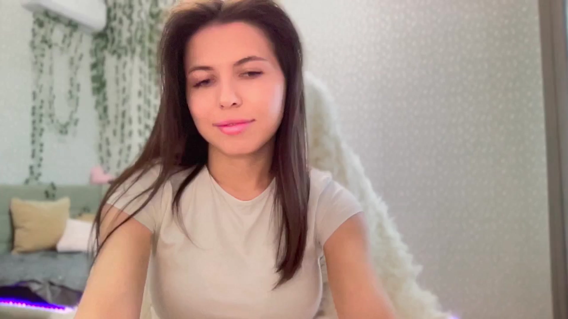 Gallery image thumbnail from YourrrAngell's myfreecams stream on, 05/01/2026, 11:07 image 6 of 20