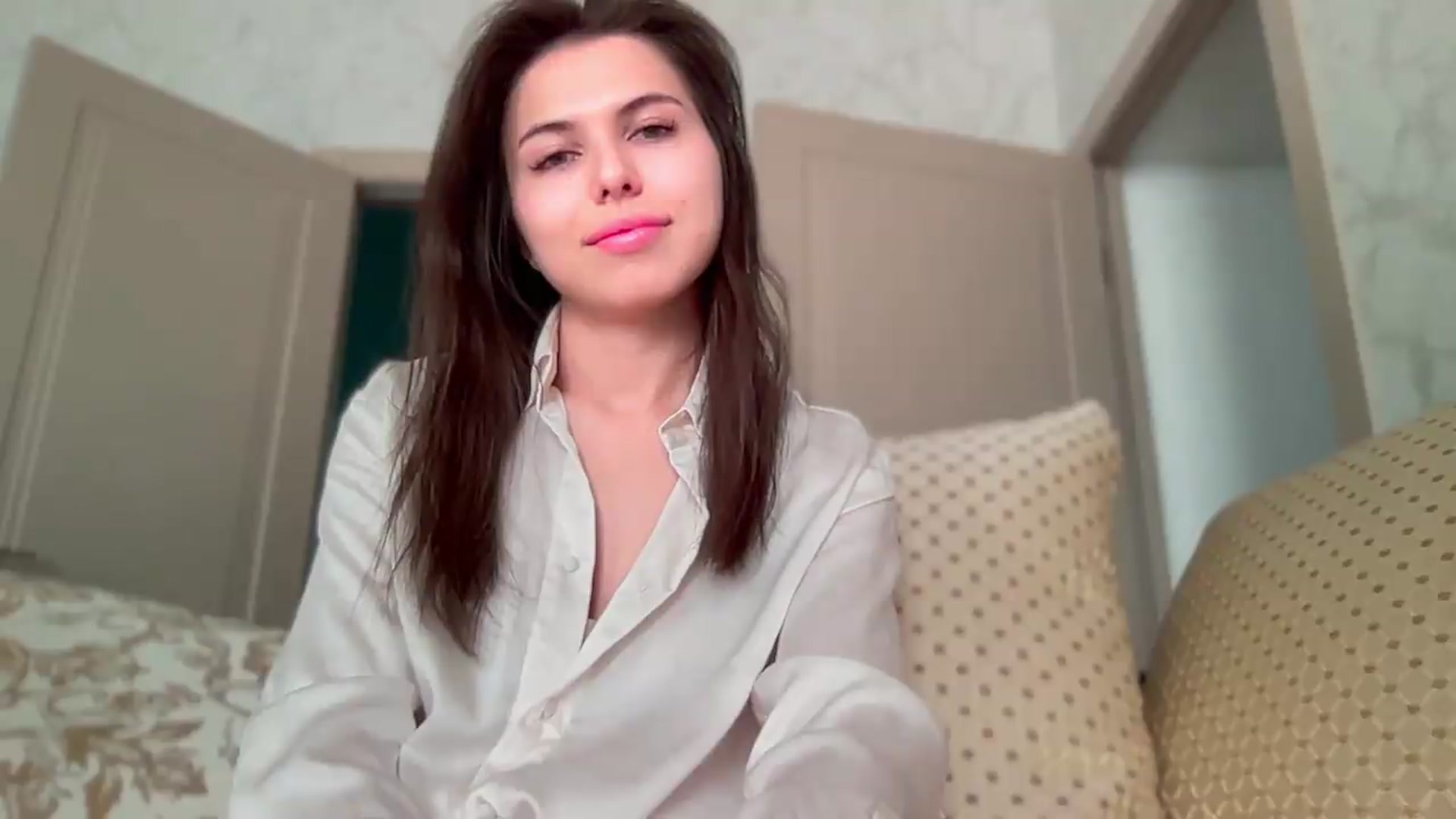 Gallery image thumbnail from YourrrAngell's myfreecams stream on, 05/08/2026, 13:35 image 13 of 20