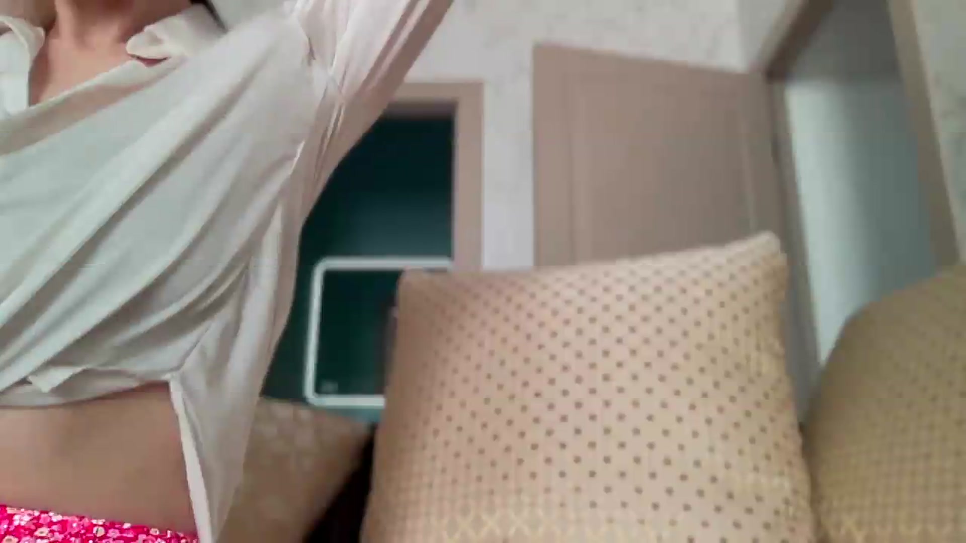 Gallery image thumbnail from YourrrAngell's myfreecams stream on, 05/08/2026, 13:35 image 18 of 20