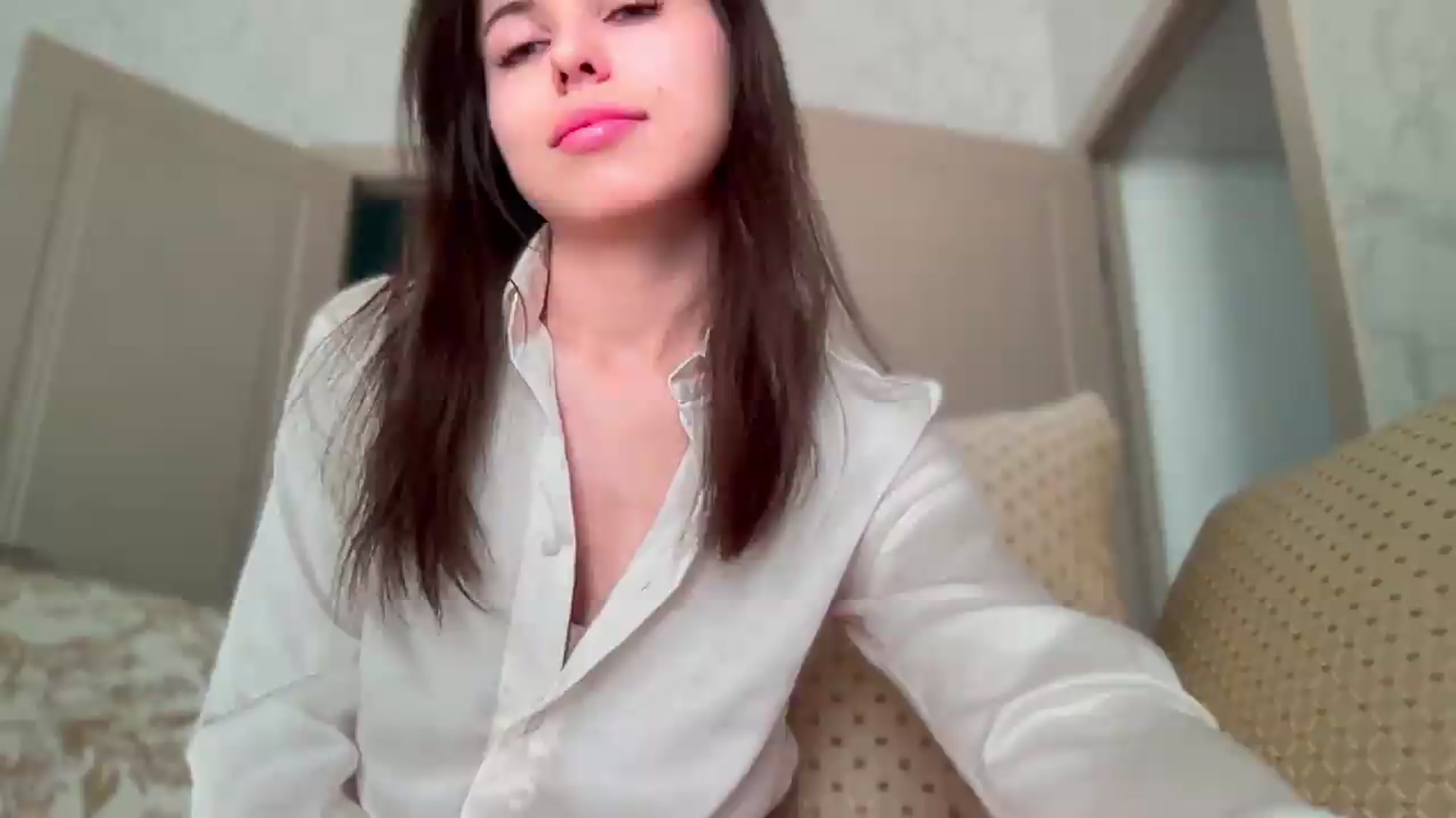 Gallery image thumbnail from YourrrAngell's myfreecams stream on, 05/08/2026, 13:35 image 16 of 20