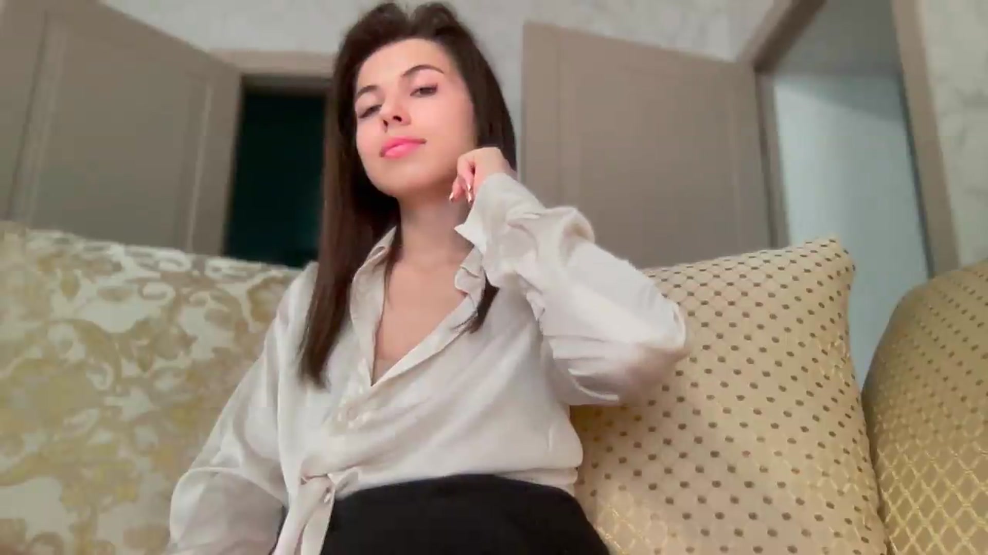 Gallery image thumbnail from YourrrAngell's myfreecams stream on, 05/13/2026, 13:35 image 11 of 20