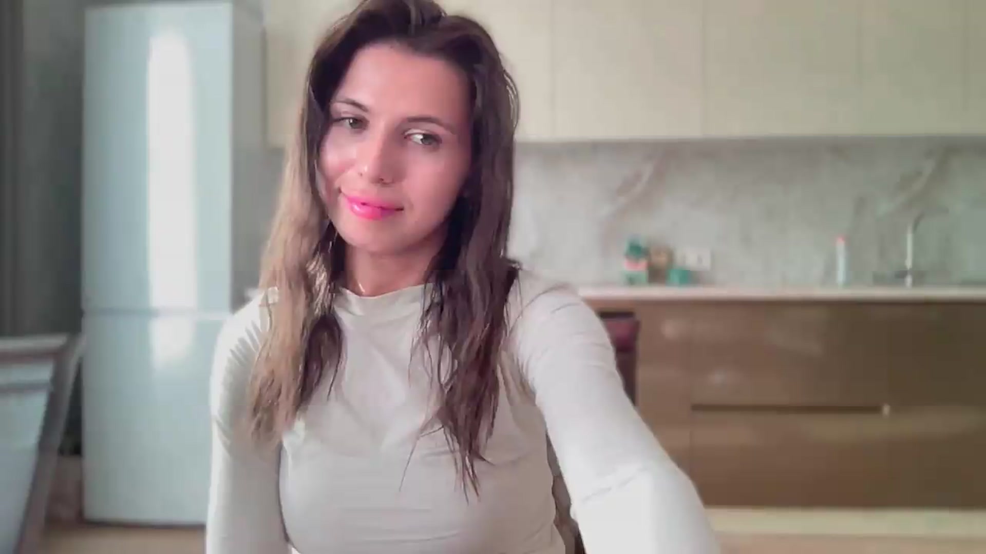 Gallery image thumbnail from YourrrAngell's myfreecams stream on, 05/24/2026, 14:08 image 17 of 20