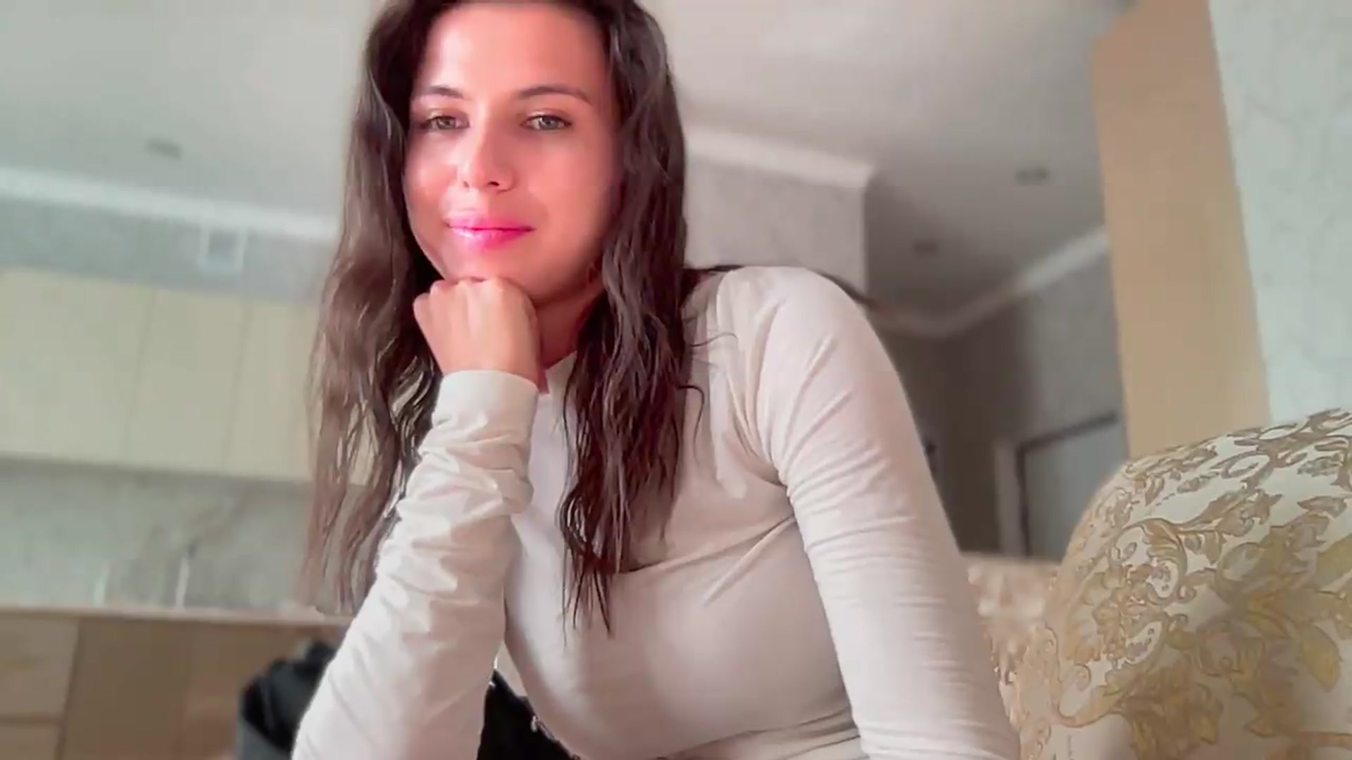 Gallery image thumbnail from YourrrAngell's myfreecams stream on, 05/24/2026, 14:32 image 14 of 20
