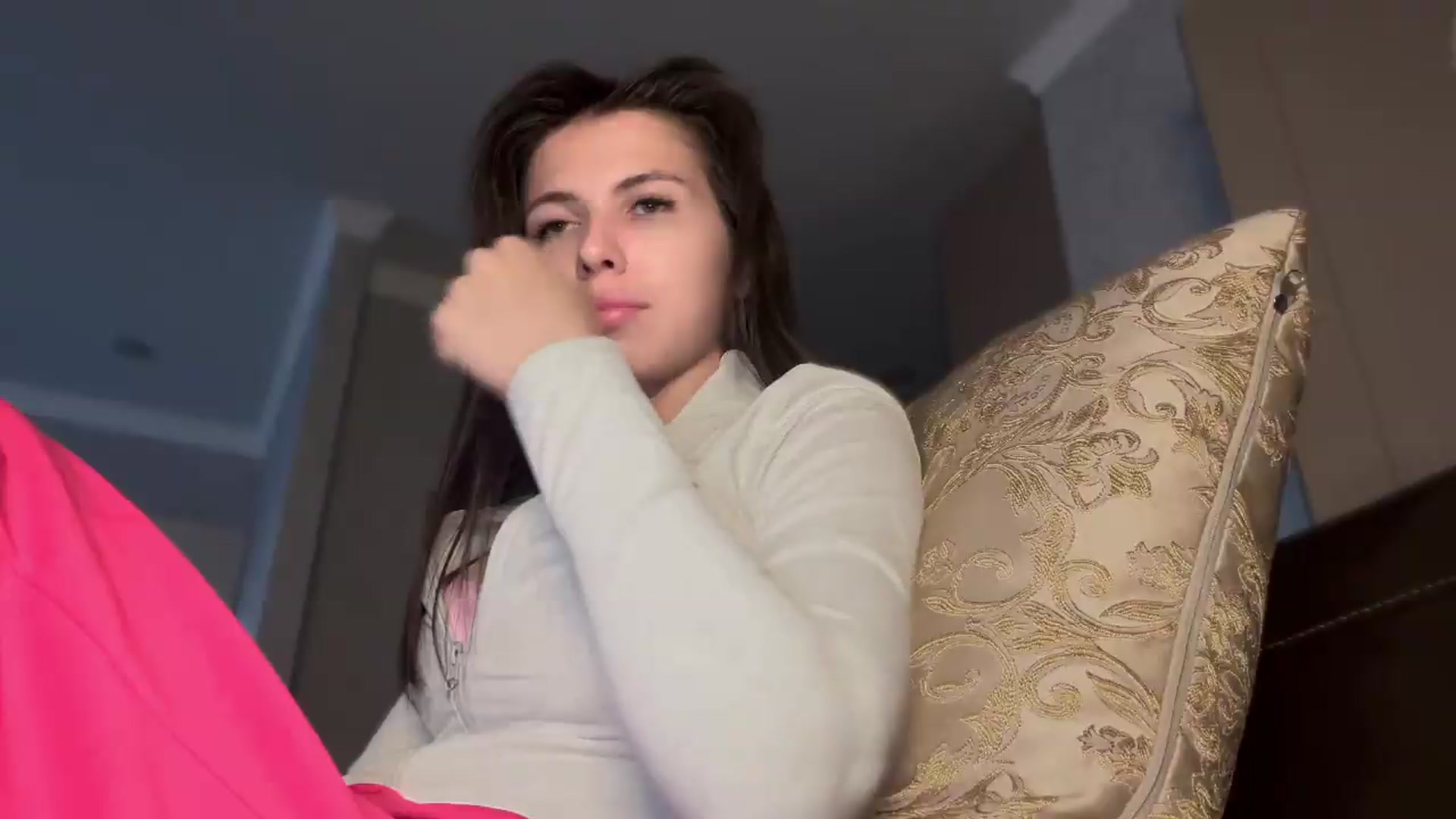 Gallery image thumbnail from YourrrAngell's myfreecams stream on, 05/28/2026, 17:33 image 13 of 20