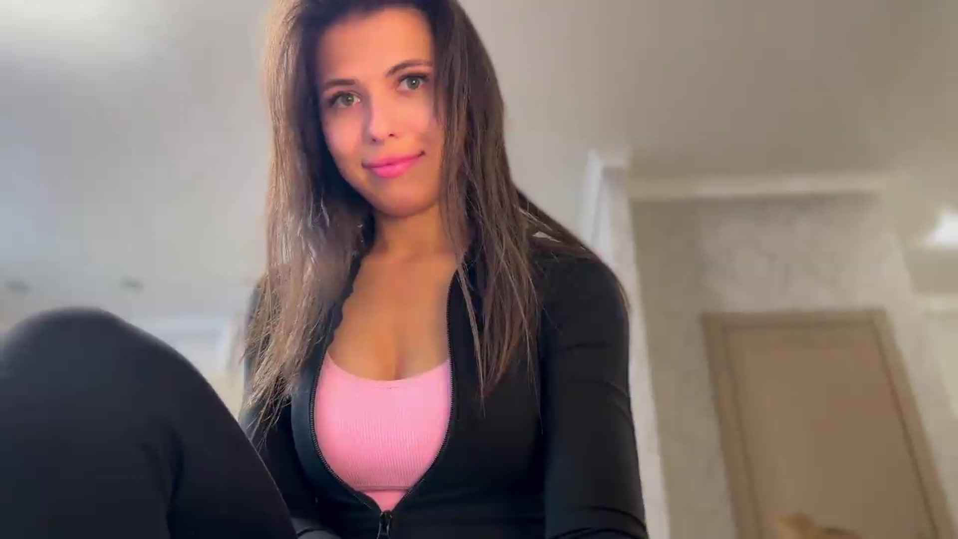 Gallery image thumbnail from YourrrAngell's myfreecams stream on, 05/29/2026, 17:11 image 7 of 20