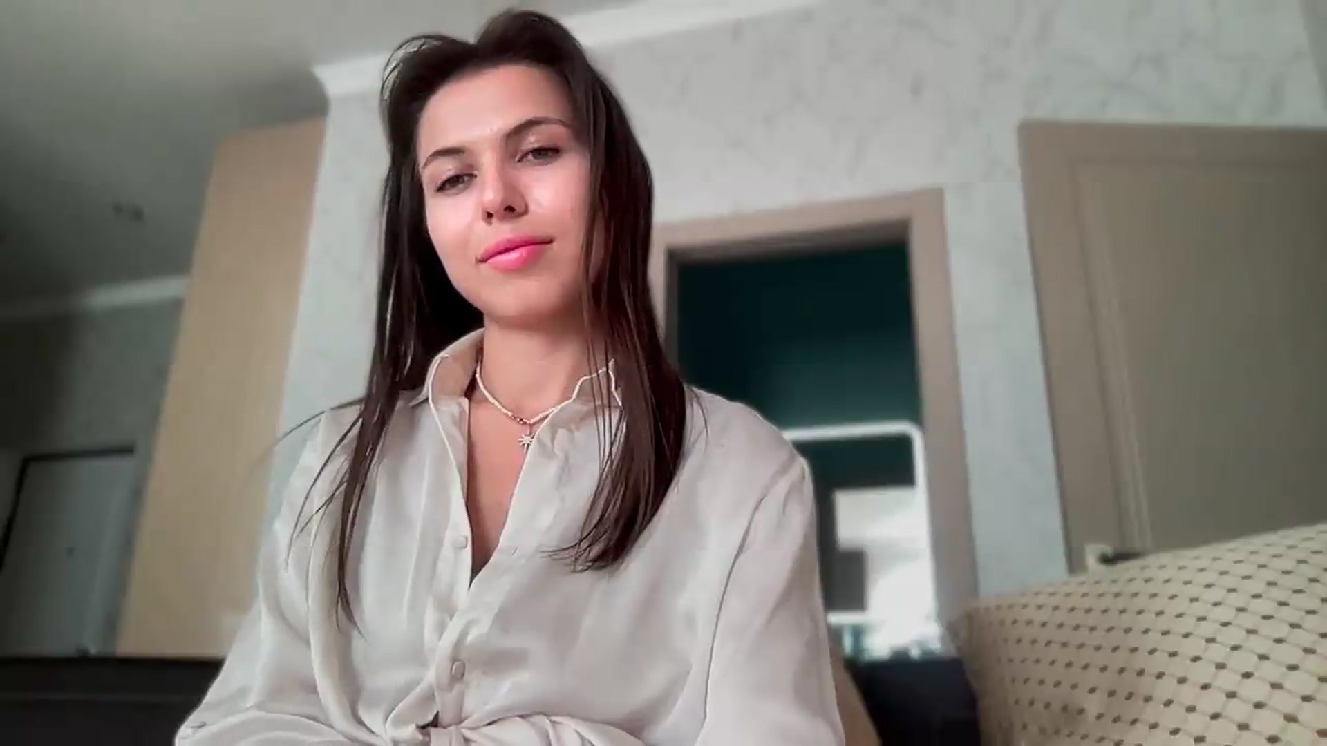 Gallery image thumbnail from YourrrAngell's myfreecams stream on, 06/26/2026, 14:18 image 6 of 20