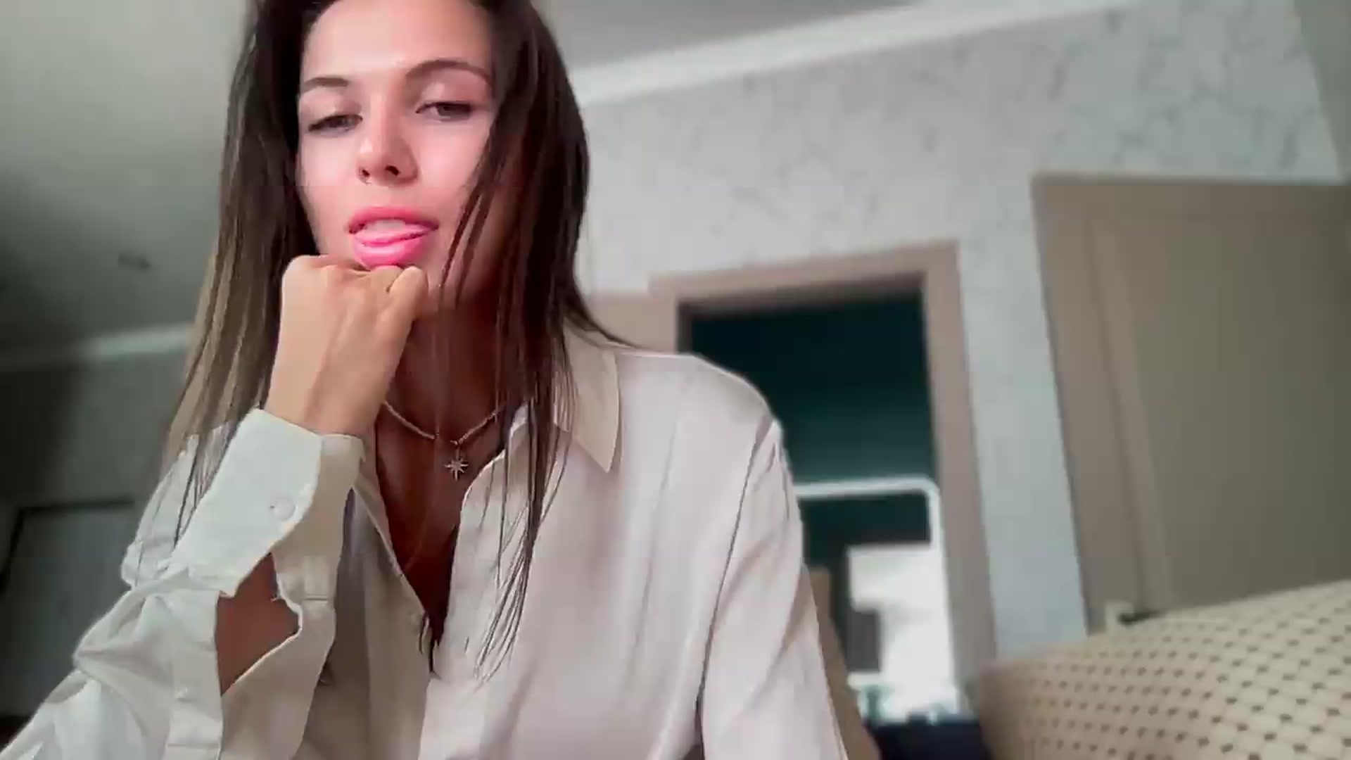 Gallery image thumbnail from YourrrAngell's myfreecams stream on, 06/26/2026, 14:18 image 3 of 20