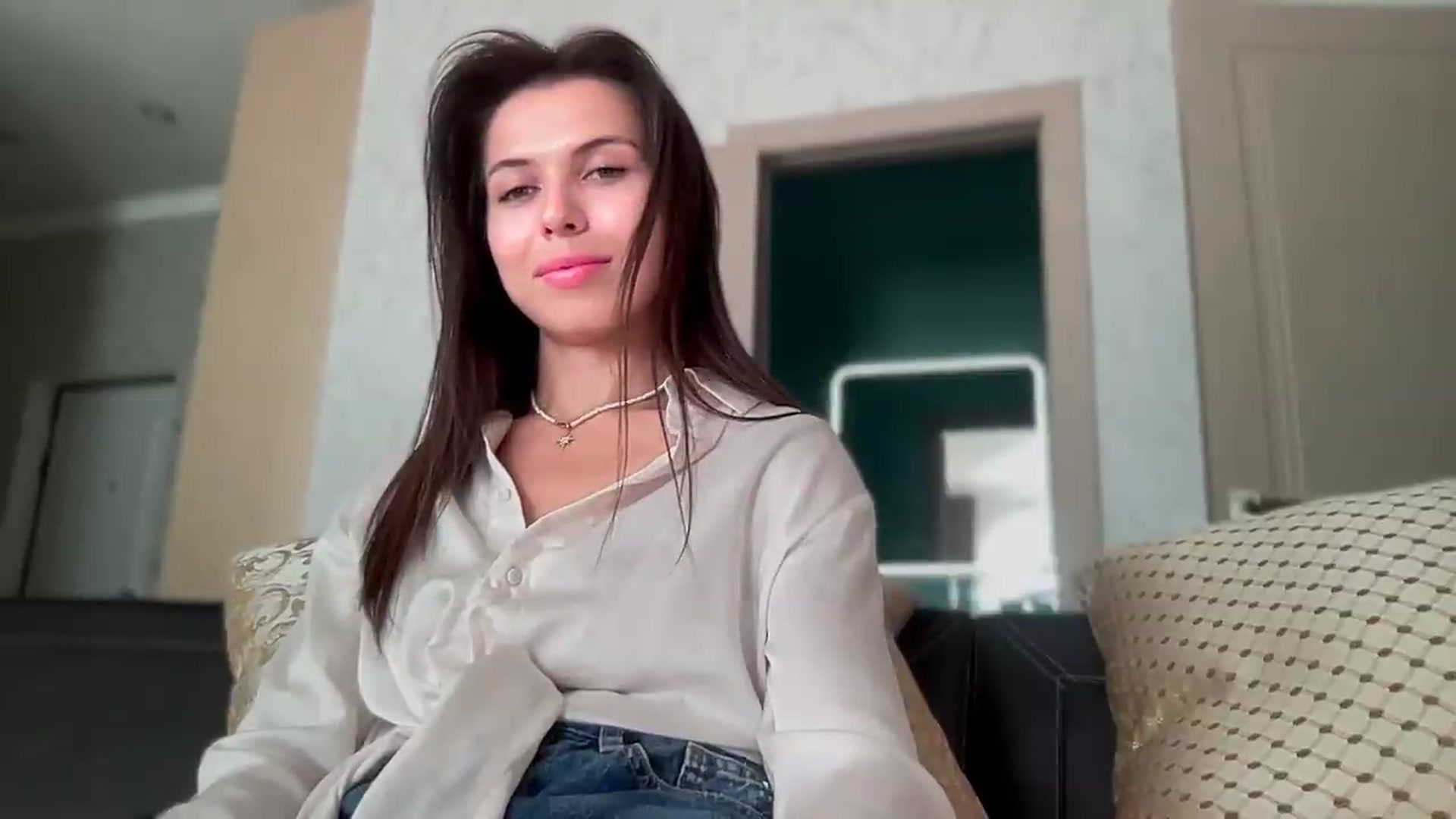 Gallery image thumbnail from YourrrAngell's myfreecams stream on, 06/26/2026, 14:18 image 10 of 20