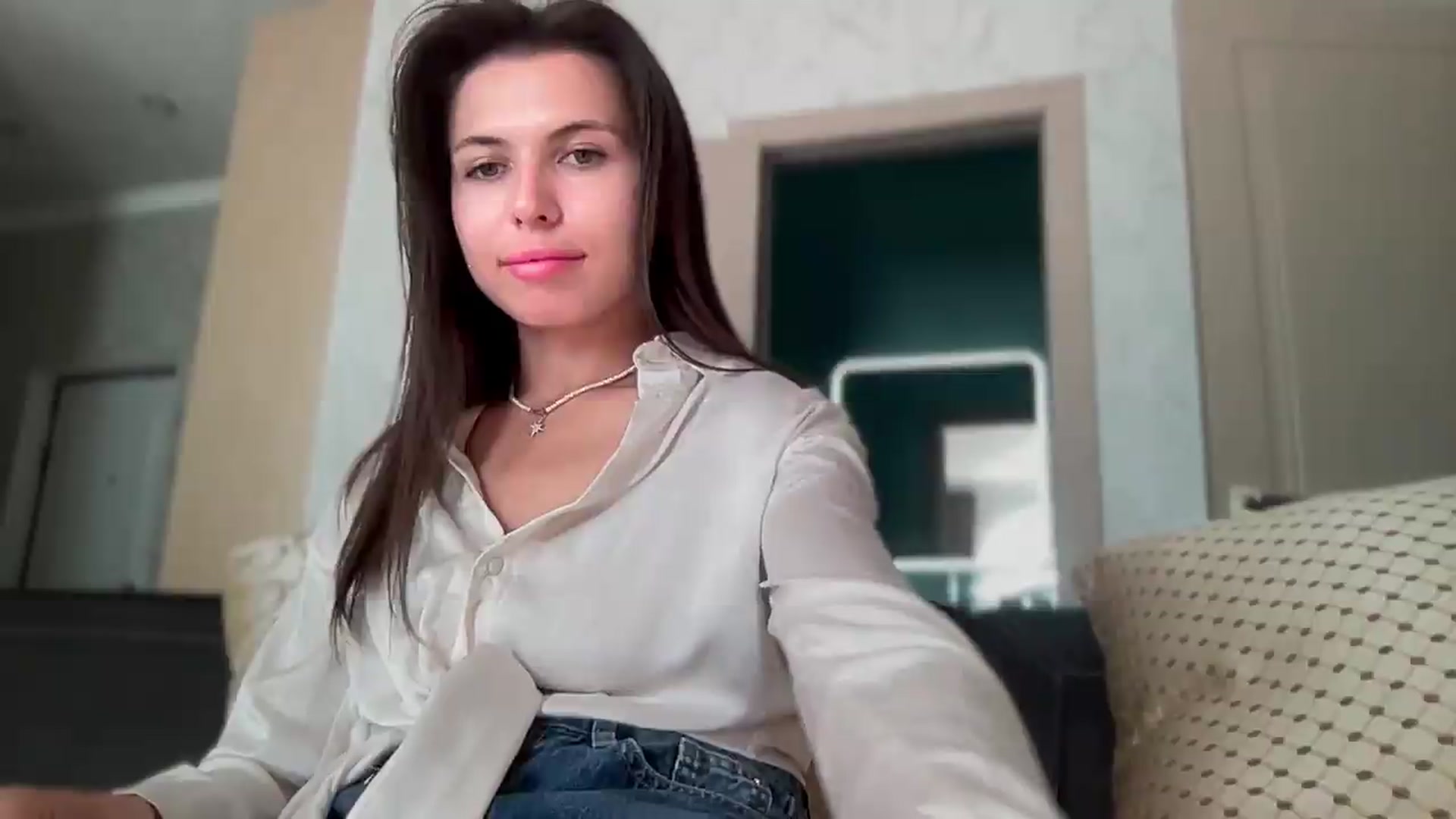 Gallery image thumbnail from YourrrAngell's myfreecams stream on, 06/26/2026, 14:18 image 13 of 20