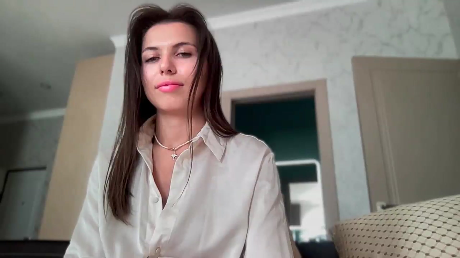 Gallery image thumbnail from YourrrAngell's myfreecams stream on, 06/26/2026, 14:18 image 4 of 20