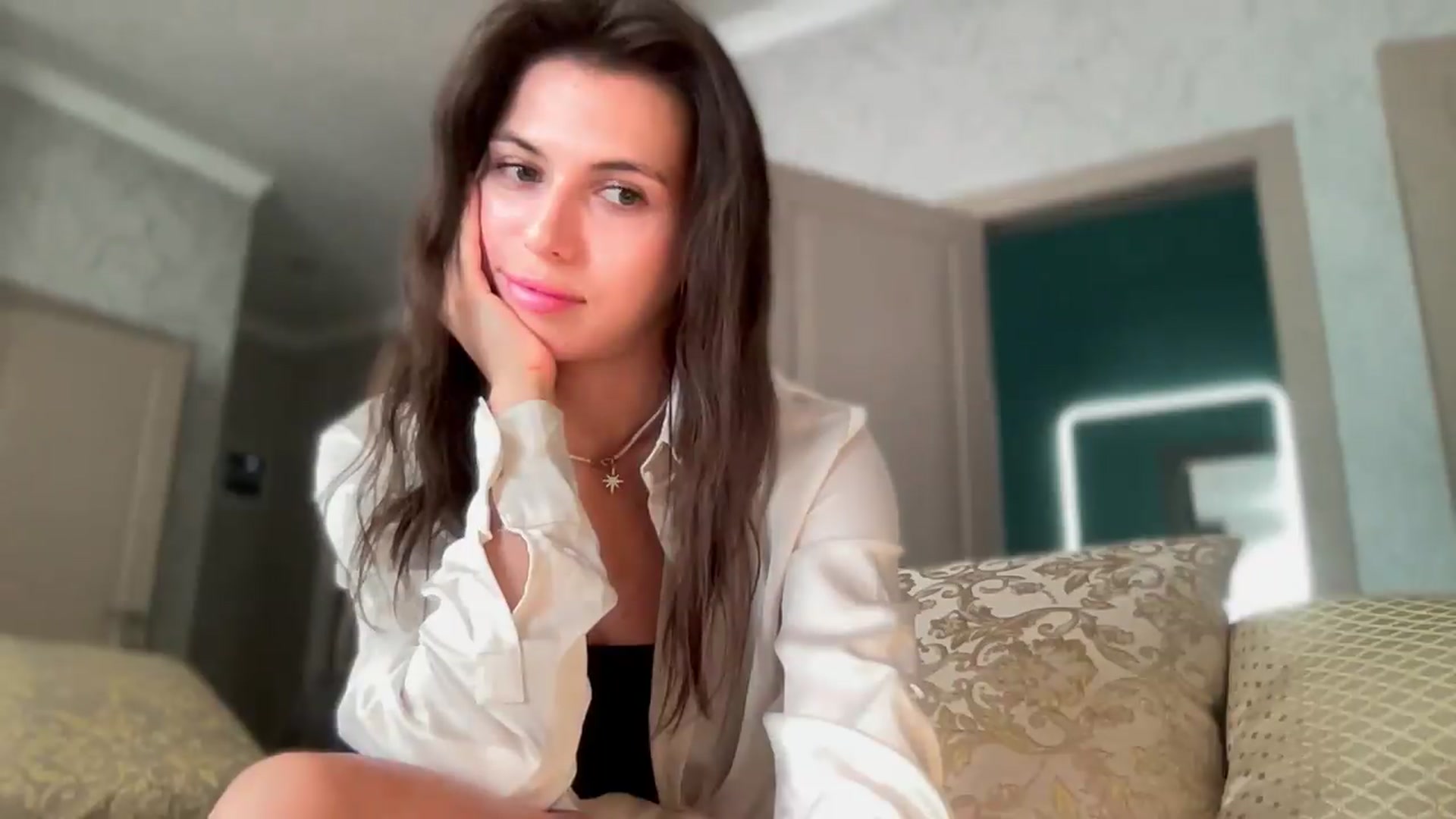 Gallery image thumbnail from YourrrAngell's myfreecams stream on, 06/29/2026, 12:44 image 17 of 20