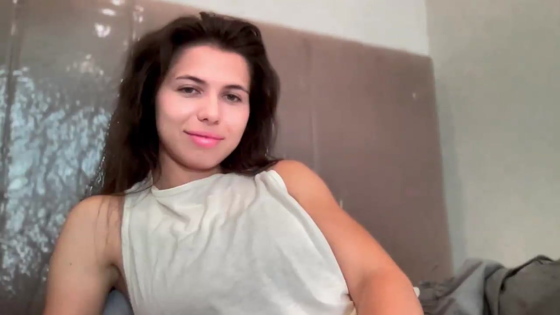 Gallery image thumbnail from YourrrAngell's myfreecams stream on, 07/14/2026, 11:08 image 17 of 20
