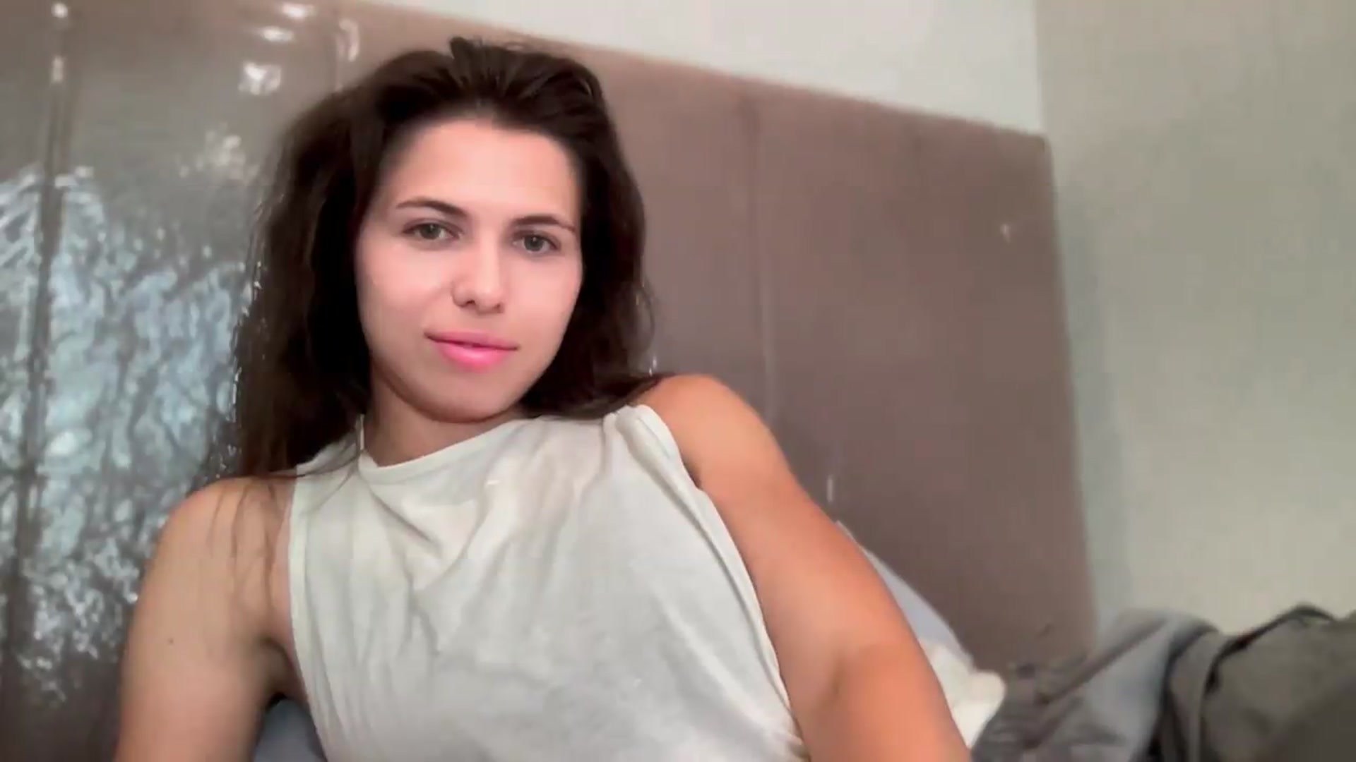 Gallery image thumbnail from YourrrAngell's myfreecams stream on, 07/14/2026, 11:08 image 18 of 20