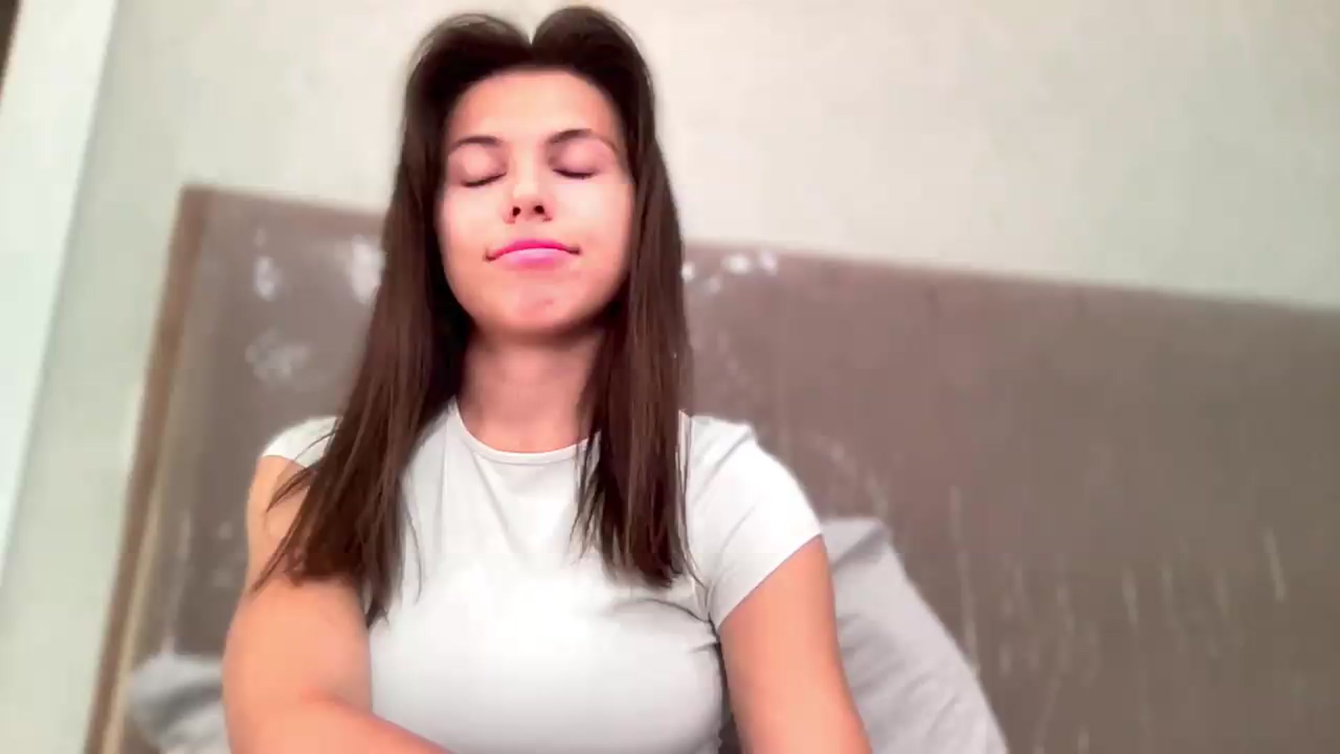 Gallery image thumbnail from YourrrAngell's myfreecams stream on, 08/08/2026, 16:01 image 2 of 20