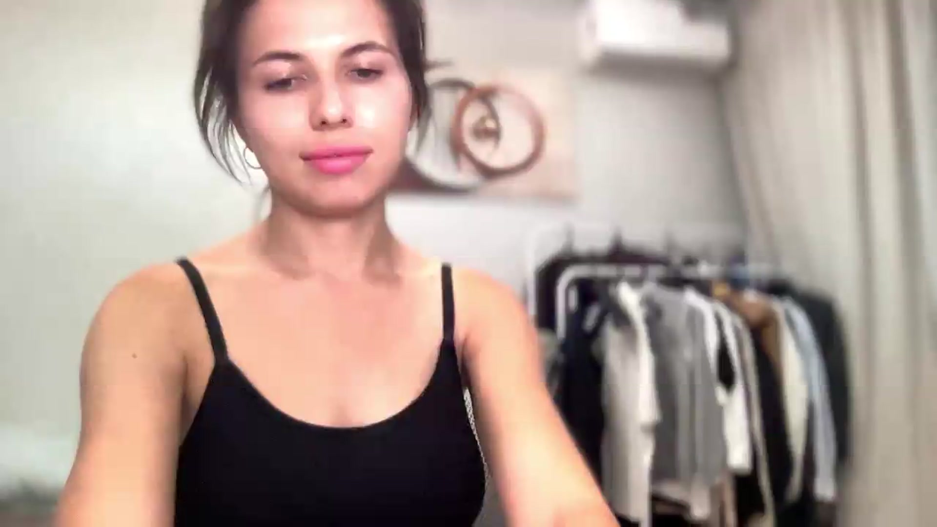 Gallery image thumbnail from YourrrAngell's myfreecams stream on, 08/08/2026, 20:47 image 16 of 20