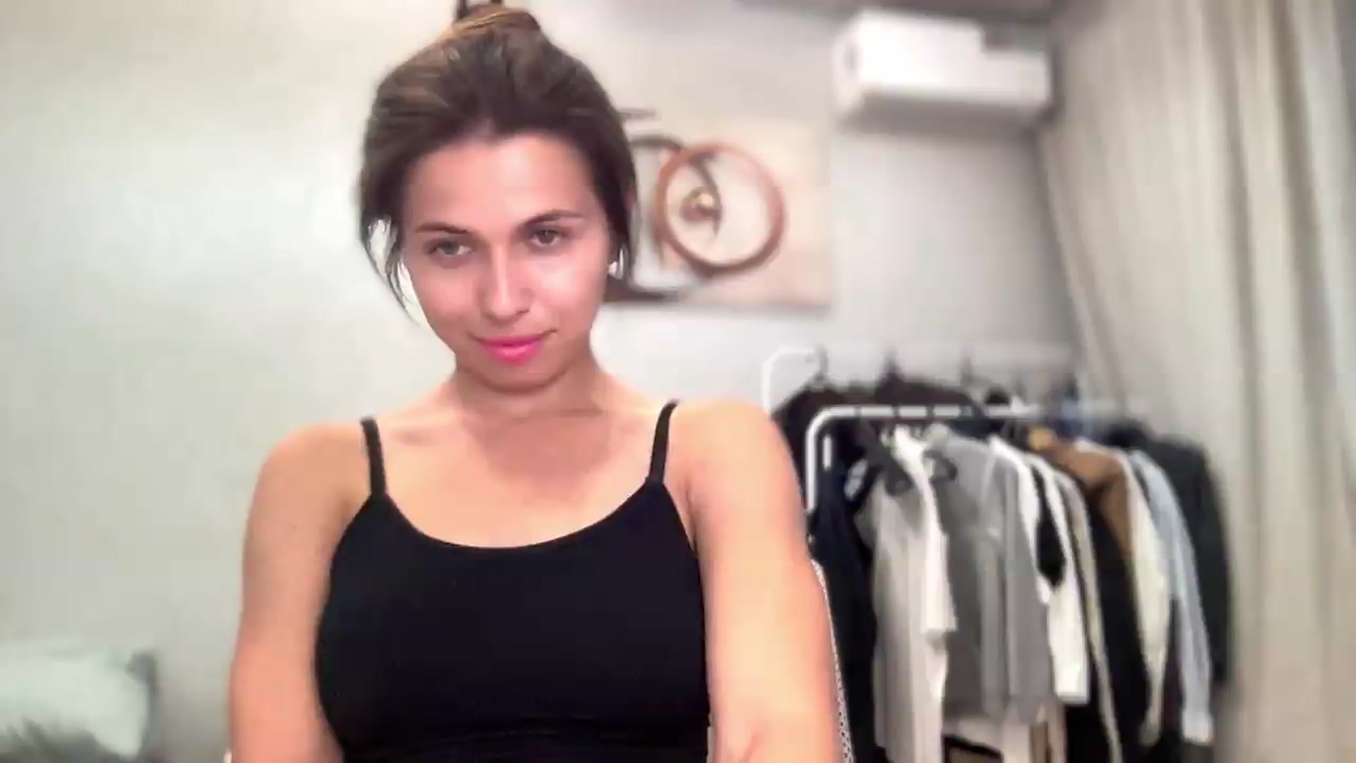 Gallery image thumbnail from YourrrAngell's myfreecams stream on, 08/08/2026, 20:47 image 12 of 20