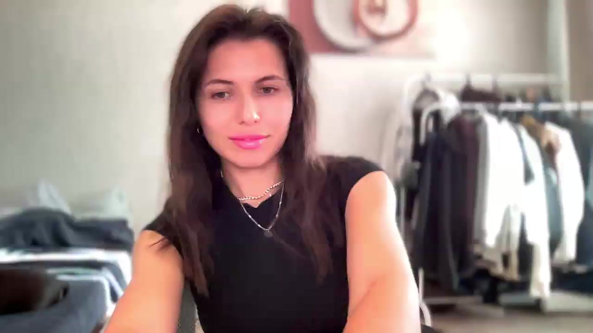 Gallery image thumbnail from YourrrAngell's myfreecams stream on, 08/16/2026, 14:09 image 15 of 20