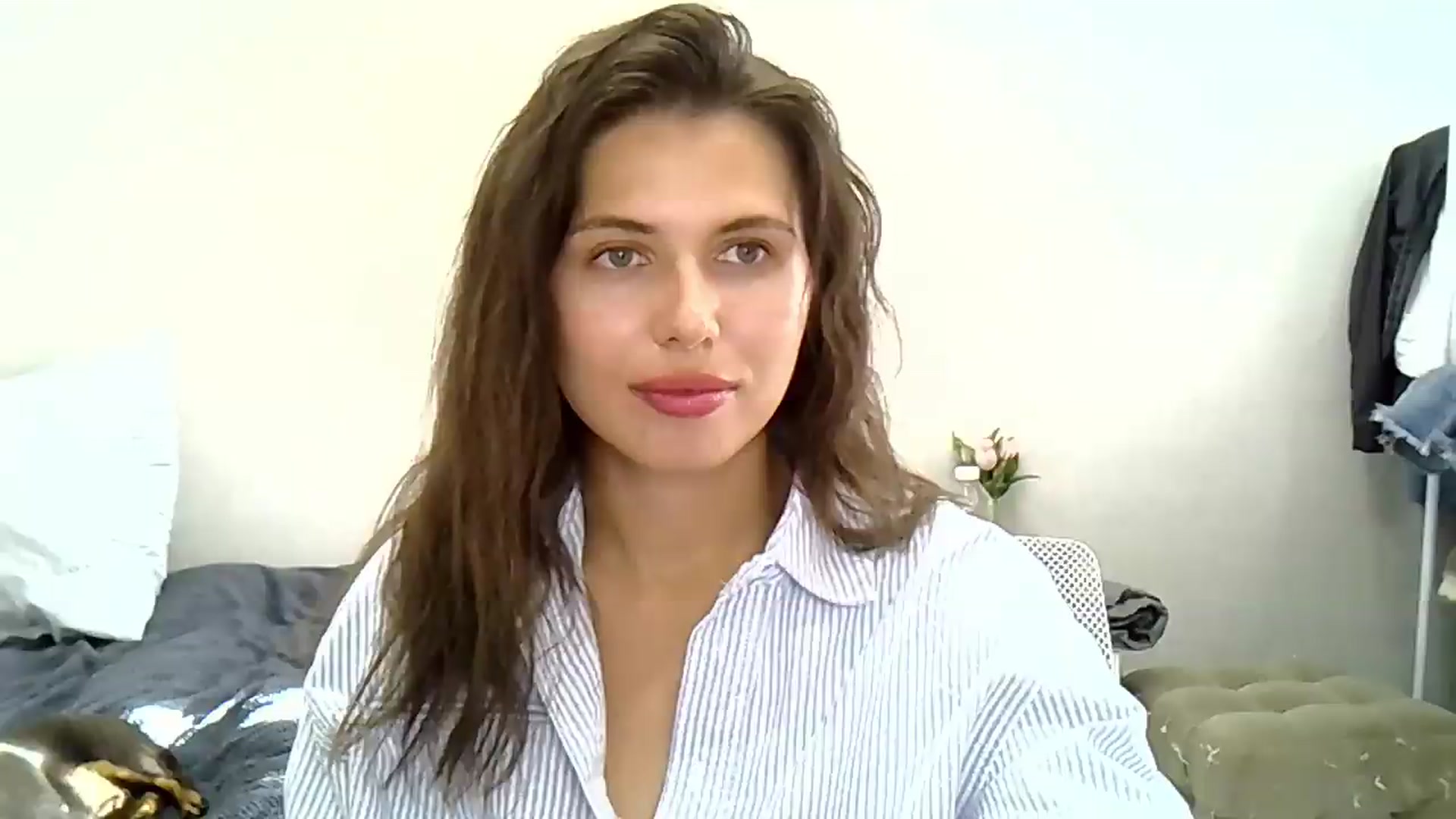 Gallery image thumbnail from YourrrAngell's myfreecams stream on, 08/25/2026, 14:33 image 14 of 20