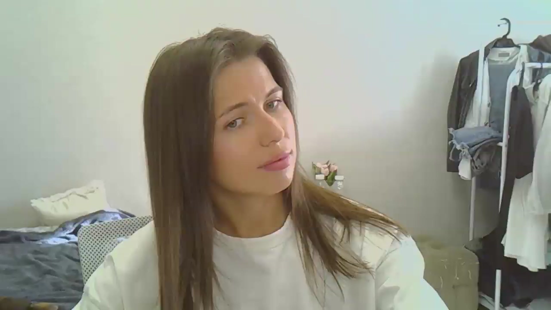 Gallery image thumbnail from YourrrAngell's myfreecams stream on, 08/29/2026, 13:36 image 4 of 20