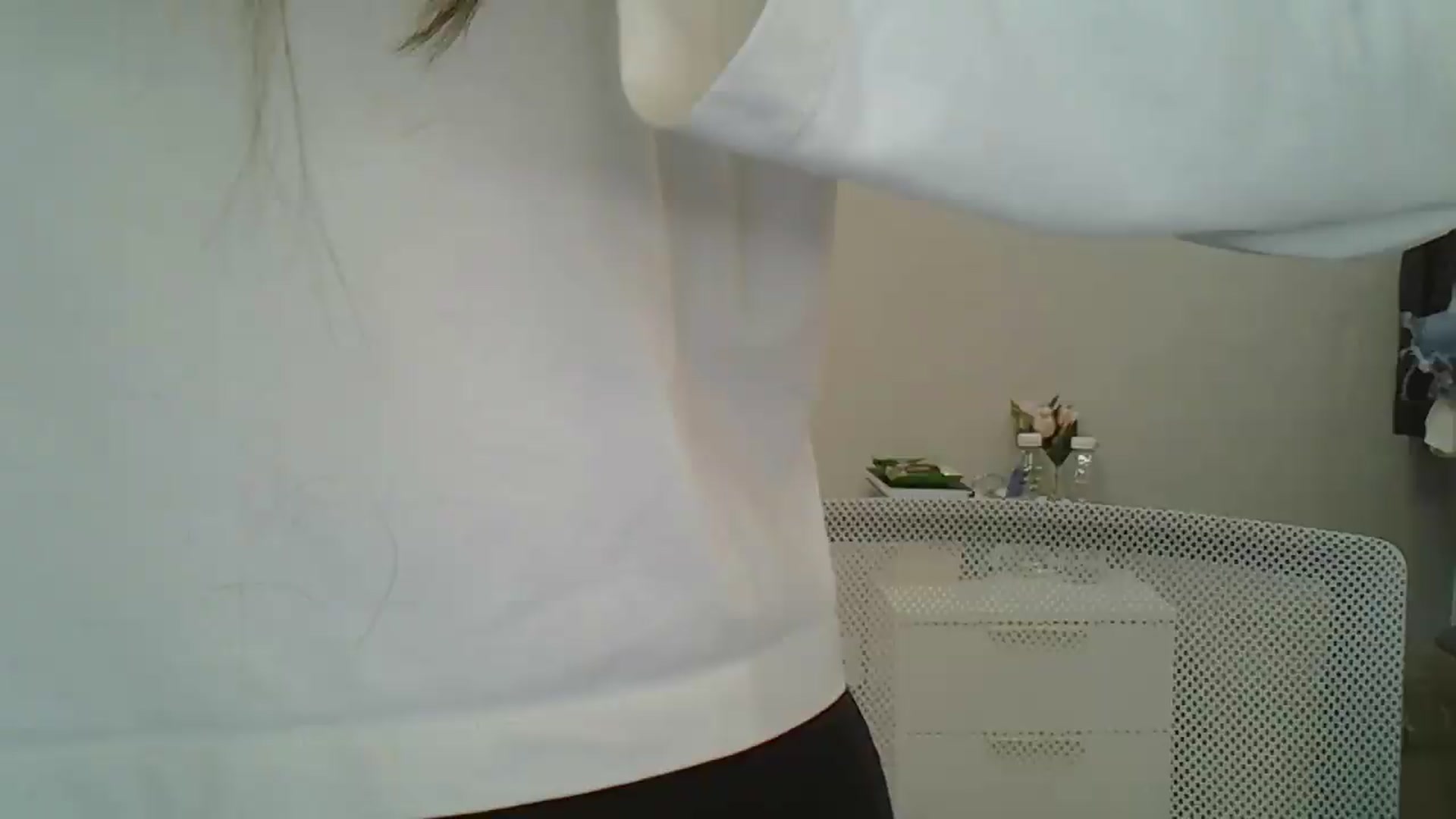Gallery image thumbnail from YourrrAngell's myfreecams stream on, 08/29/2026, 15:51 image 14 of 20