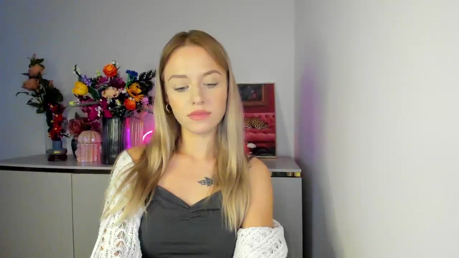 Gallery image thumbnail from YoursCindy's myfreecams stream on, 11/03/2025, 12:15 image 7 of 20