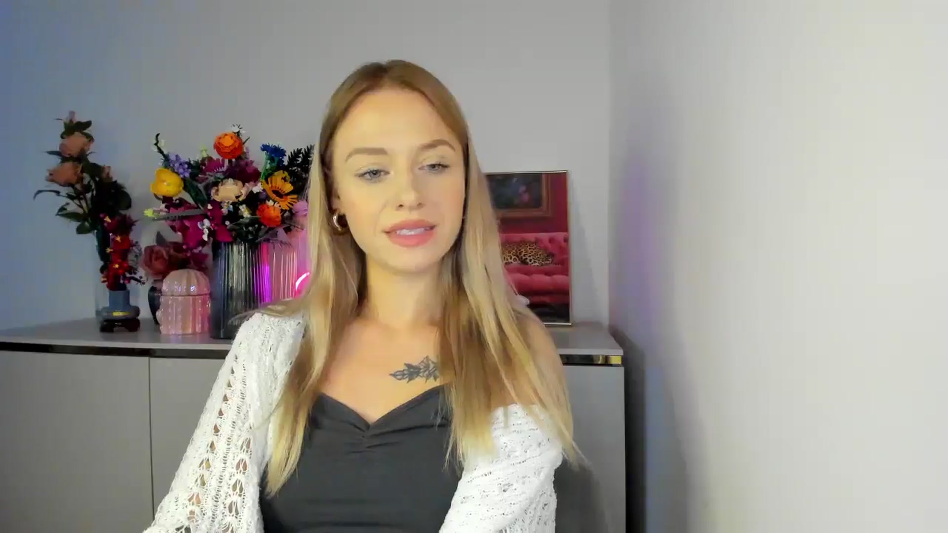 Gallery image thumbnail from YoursCindy's myfreecams stream on, 11/03/2025, 12:15 image 2 of 20