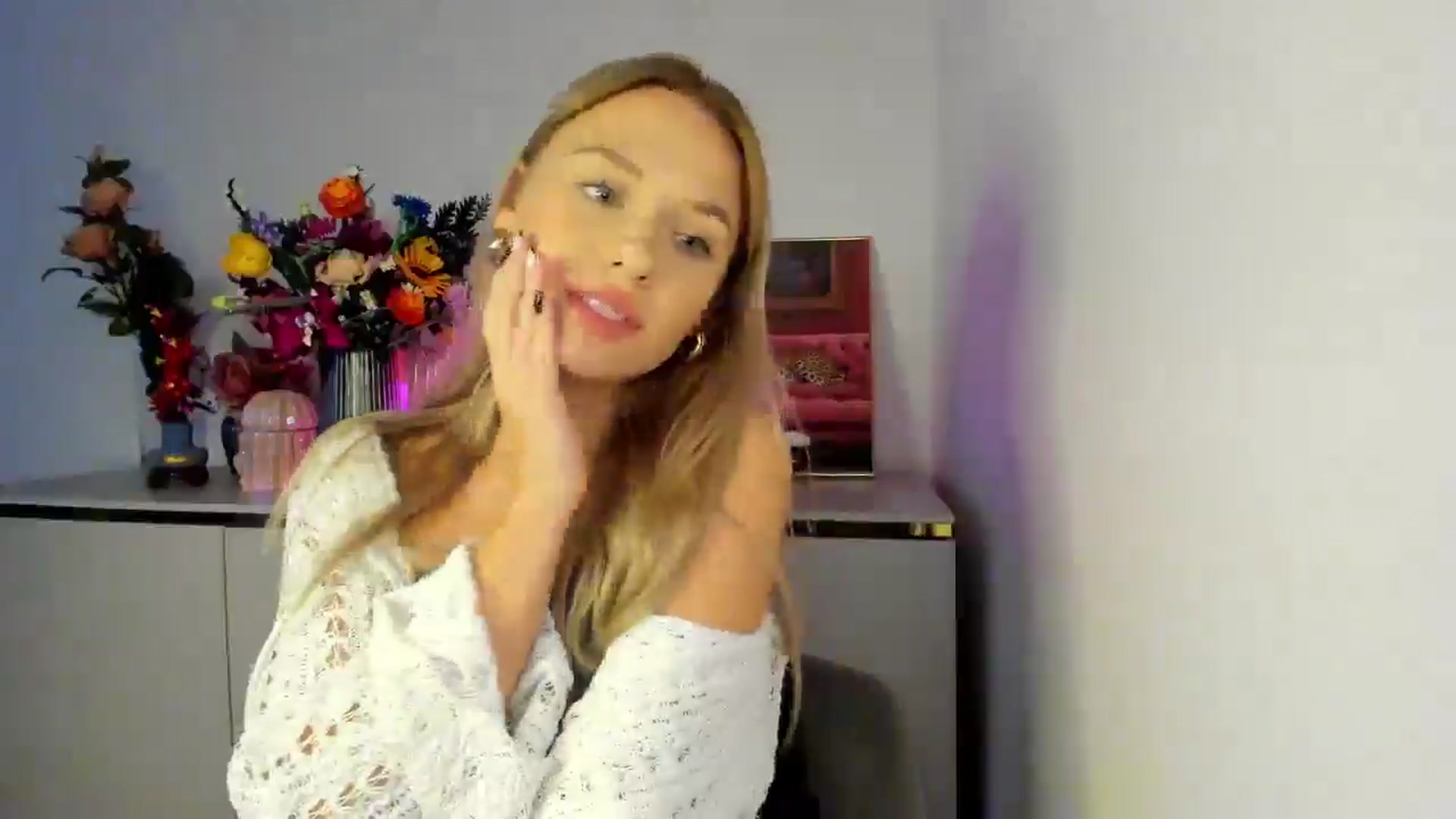 Gallery image thumbnail from YoursCindy's myfreecams stream on, 11/03/2025, 12:15 image 19 of 20