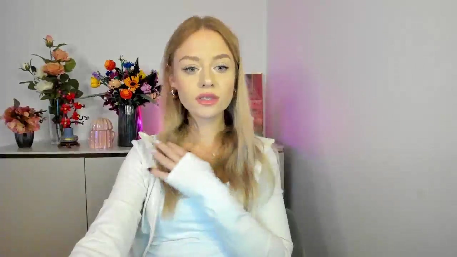 Gallery image thumbnail from YoursCindy's myfreecams stream on, 11/10/2025, 11:33 image 3 of 20