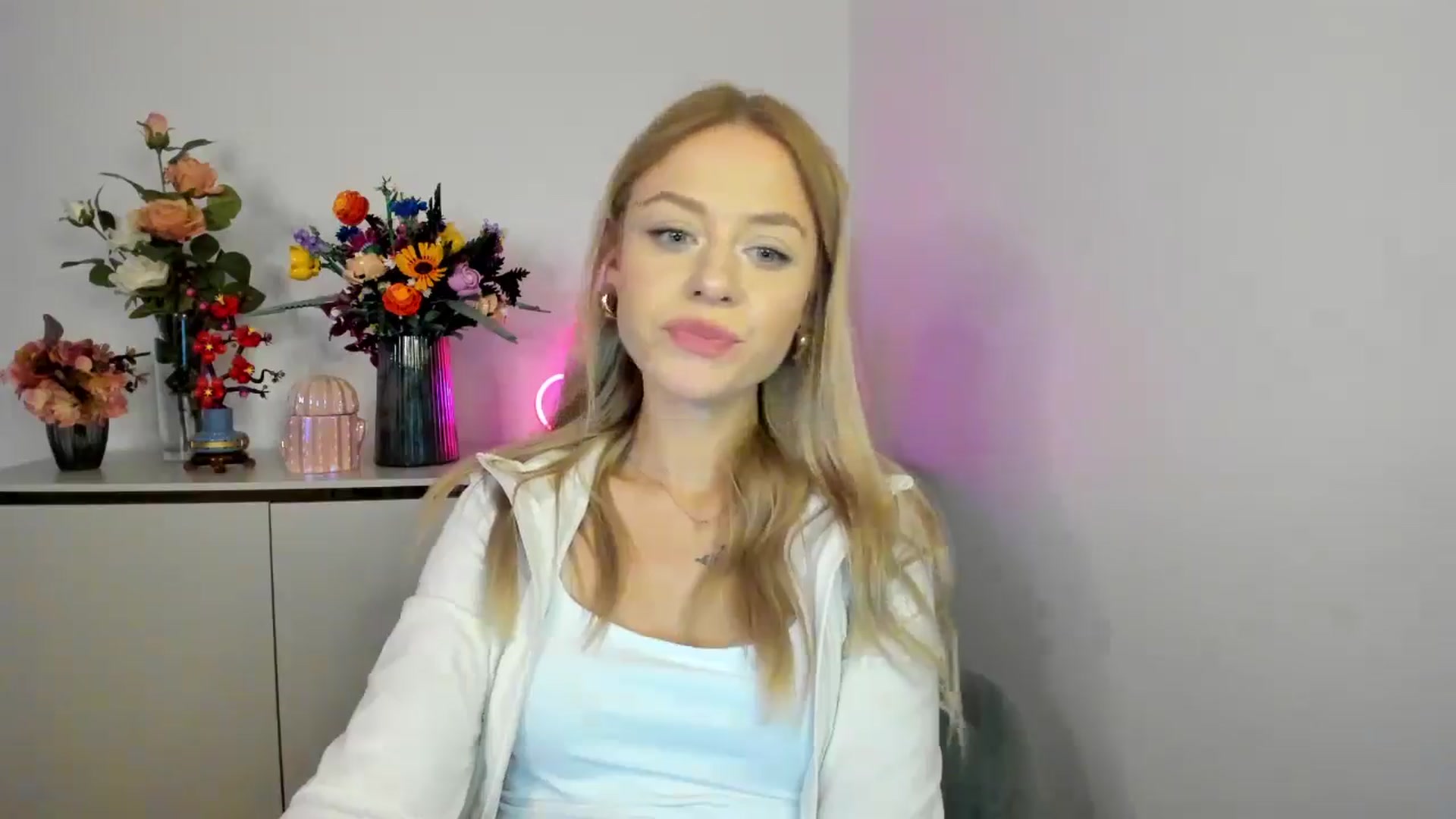 Gallery image thumbnail from YoursCindy's myfreecams stream on, 11/10/2025, 11:33 image 18 of 20
