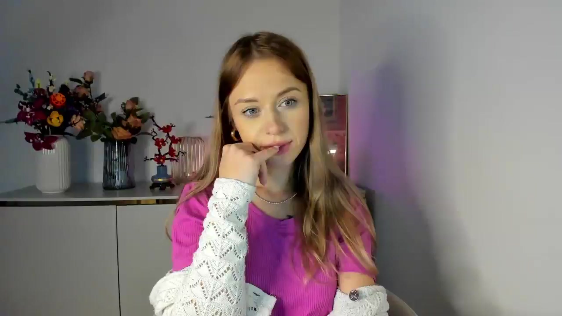 Gallery image thumbnail from YoursCindy's myfreecams stream on, 03/26/2026, 13:01 image 1 of 20