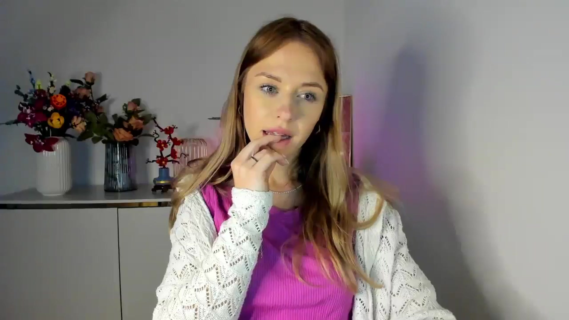Gallery image thumbnail from YoursCindy's myfreecams stream on, 03/26/2026, 13:01 image 2 of 20