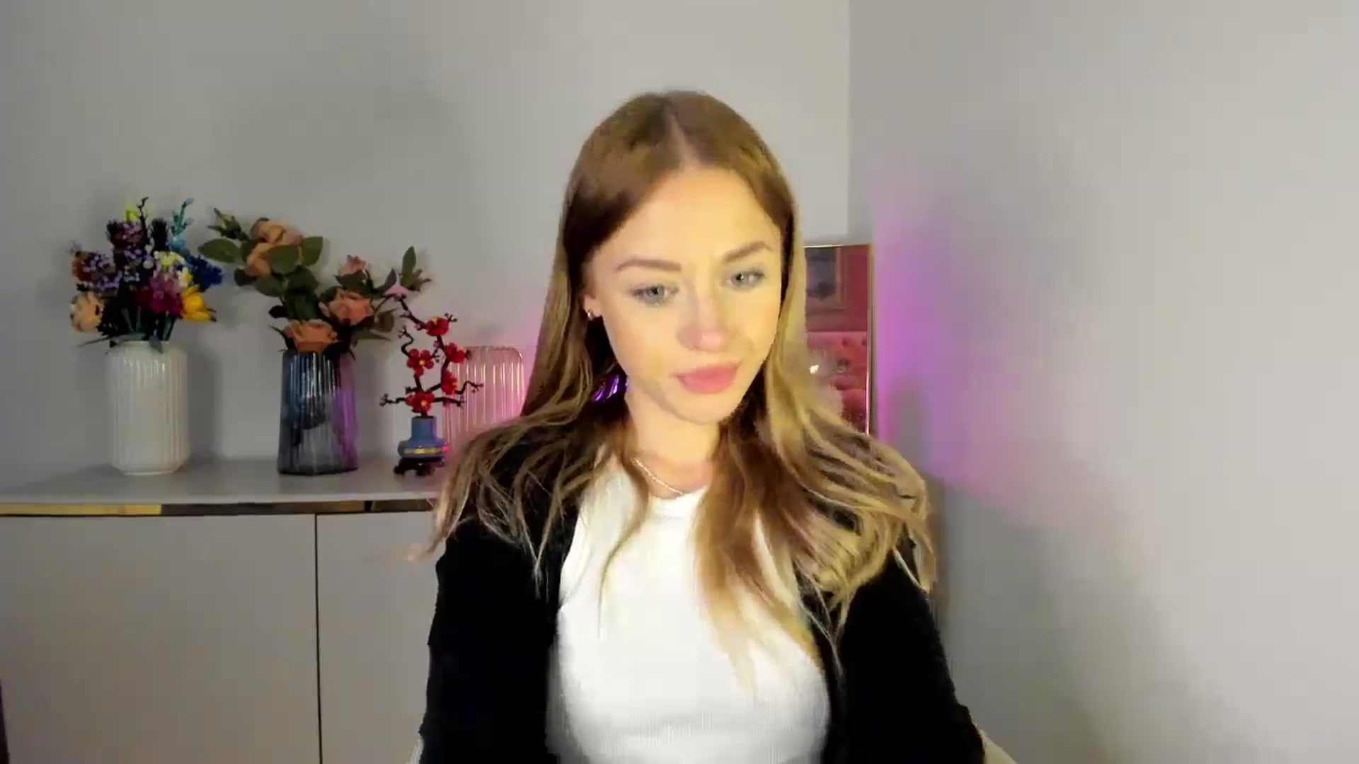 Gallery image thumbnail from YoursCindy's myfreecams stream on, 04/08/2026, 11:34 image 20 of 20