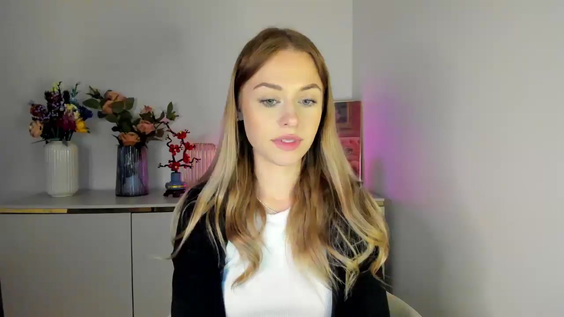Gallery image thumbnail from YoursCindy's myfreecams stream on, 04/08/2026, 11:34 image 2 of 20