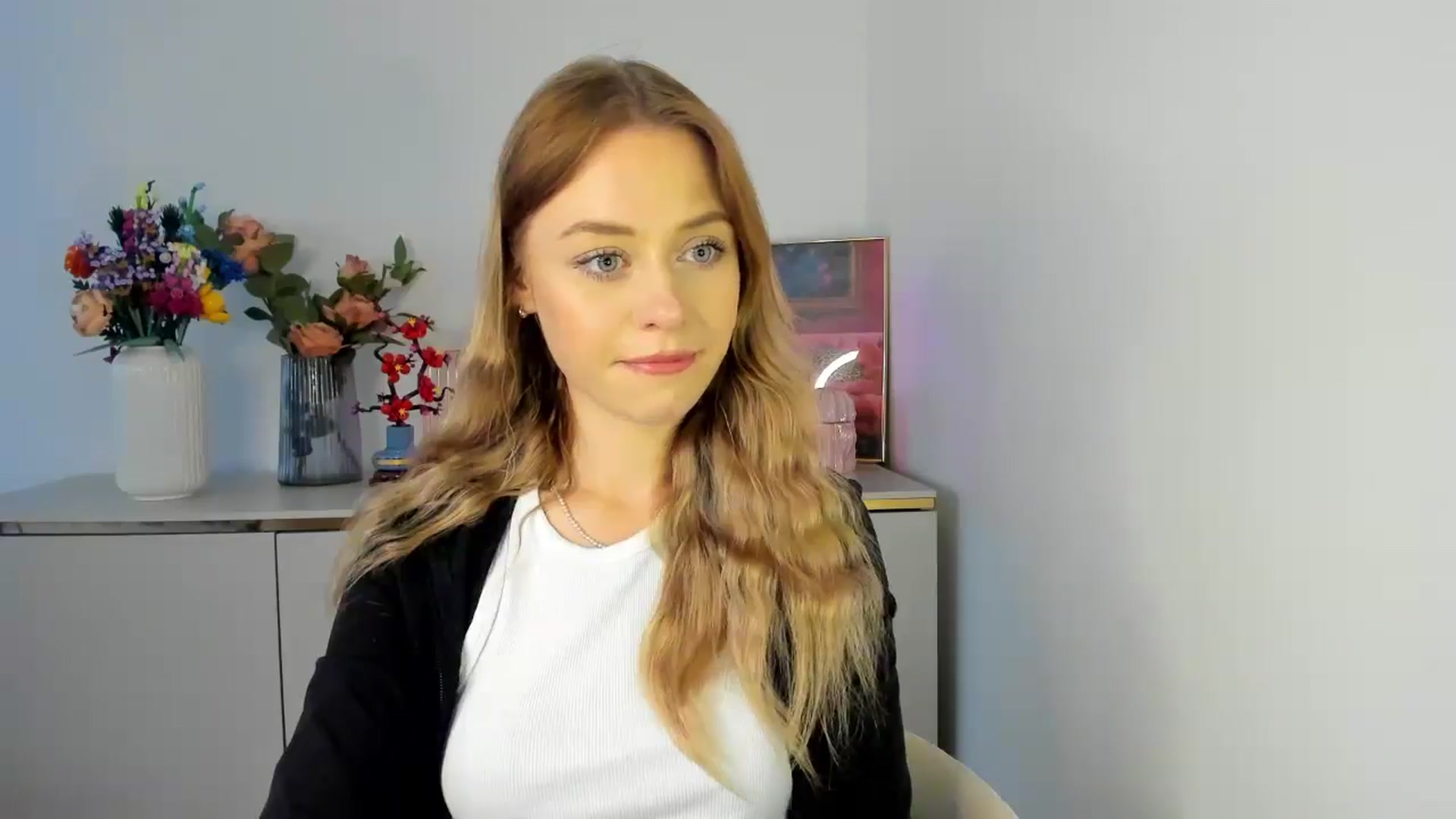 Gallery image thumbnail from YoursCindy's myfreecams stream on, 04/13/2026, 10:06 image 6 of 20