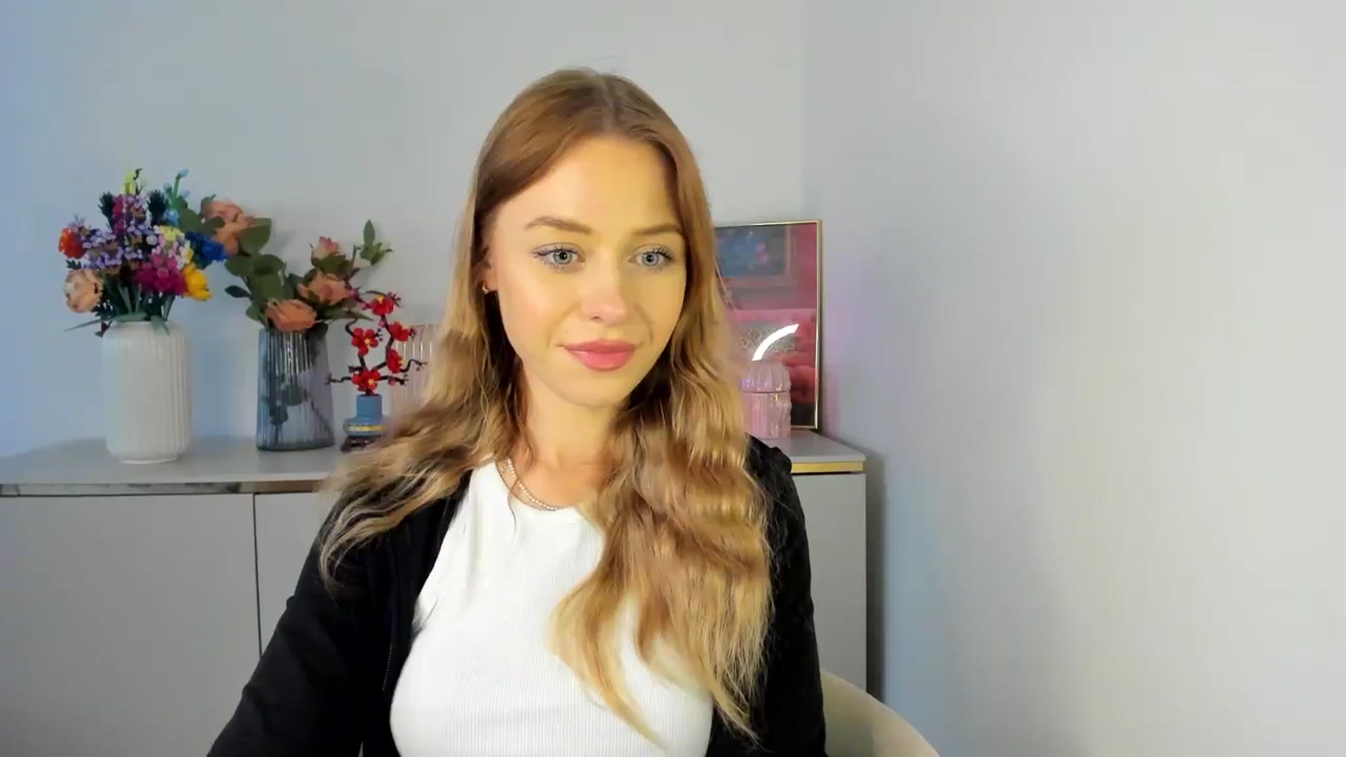Gallery image thumbnail from YoursCindy's myfreecams stream on, 04/13/2026, 10:06 image 19 of 20