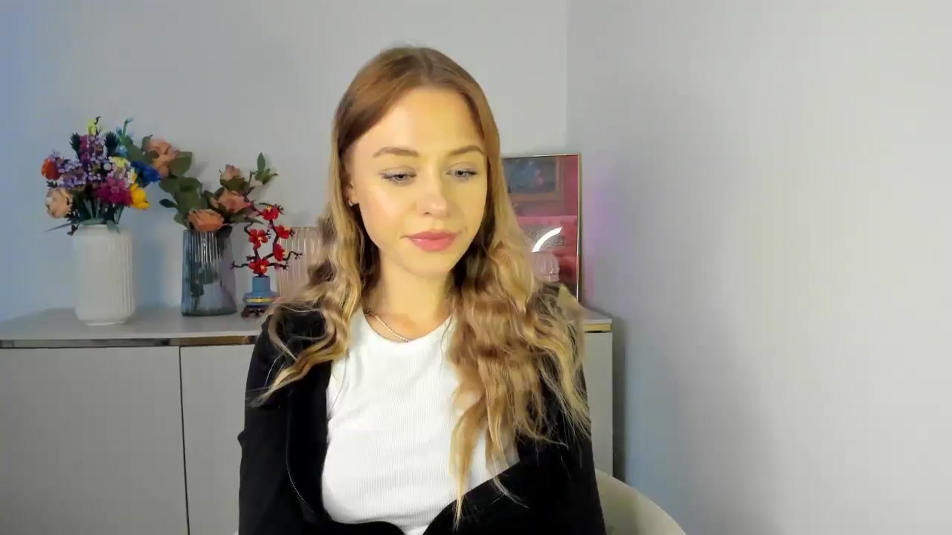 Gallery image thumbnail from YoursCindy's myfreecams stream on, 04/13/2026, 11:17 image 11 of 20