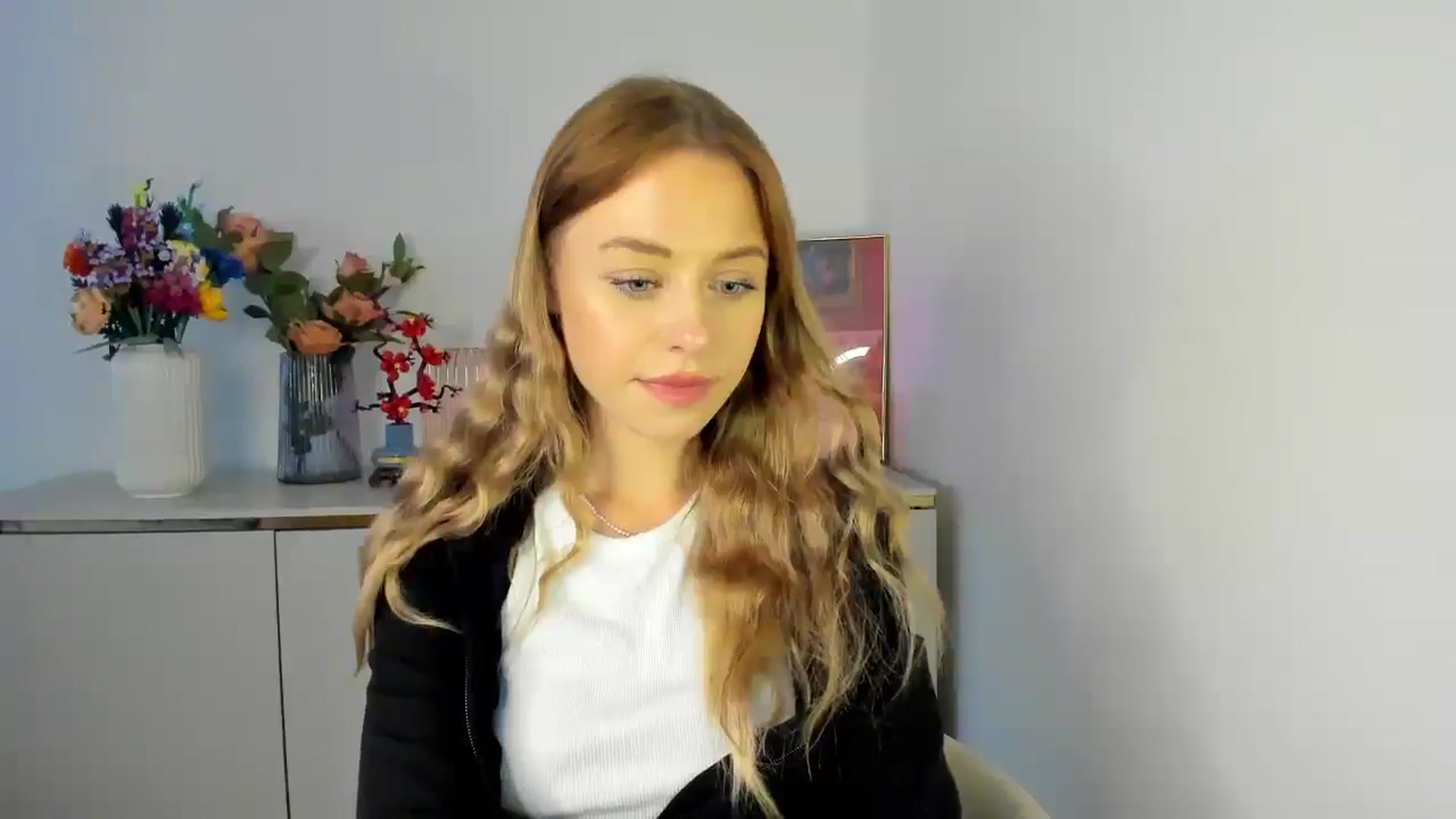 Gallery image thumbnail from YoursCindy's myfreecams stream on, 04/13/2026, 11:17 image 19 of 20